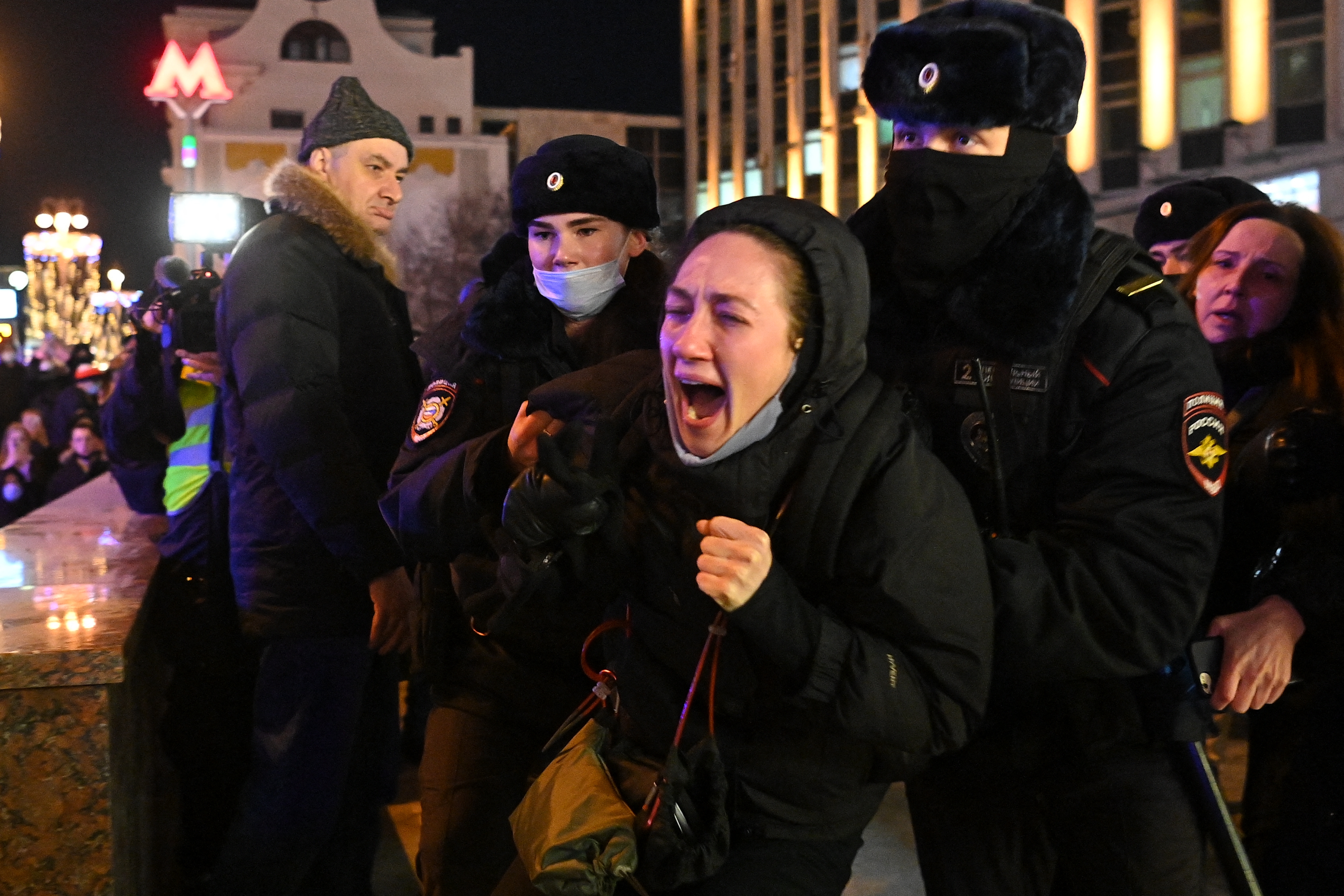 1700 felett az őrizetbe vett háborúellenes tüntetők száma Oroszországban