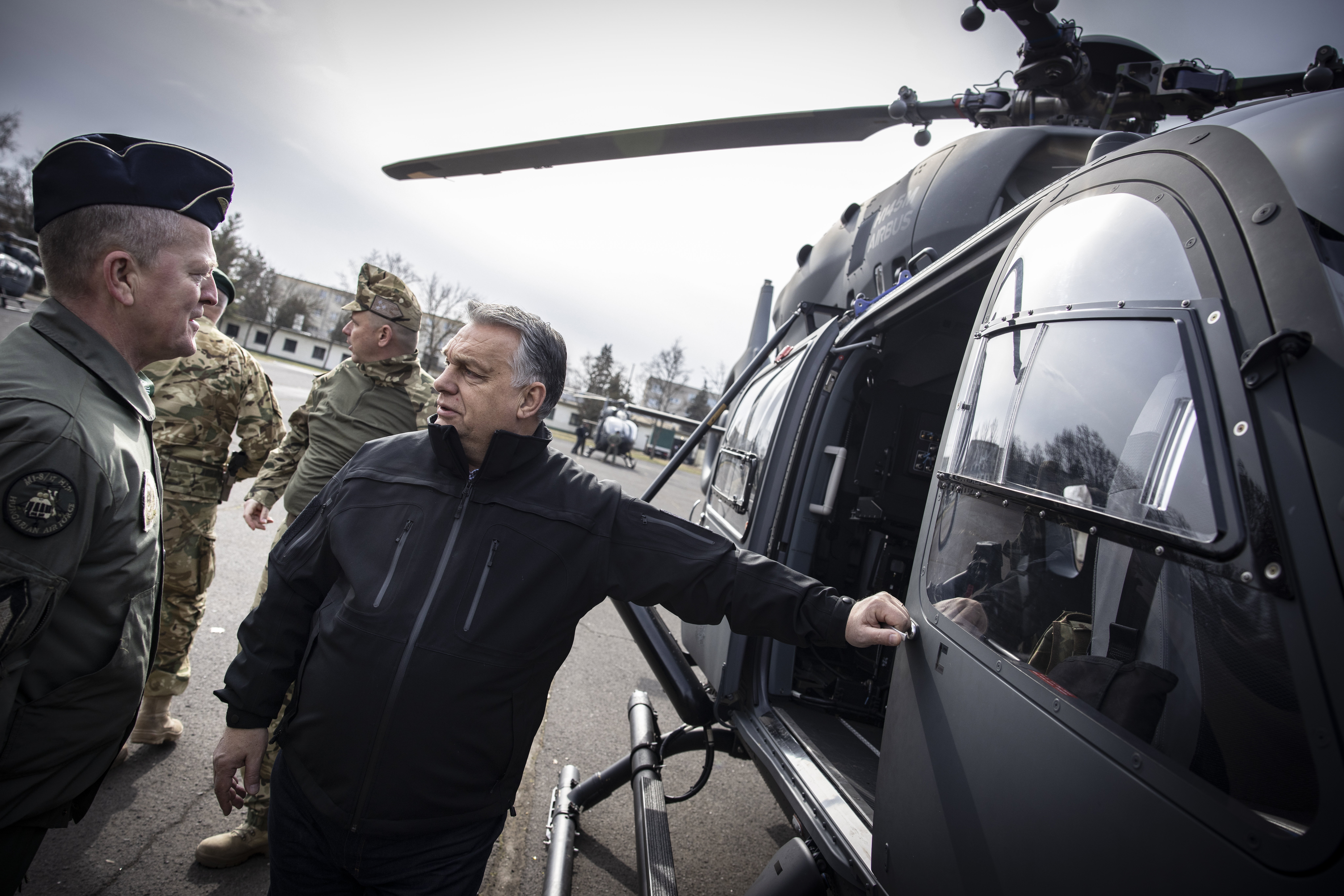 Orbán Viktor harcba hív „Brüsszel” ellen