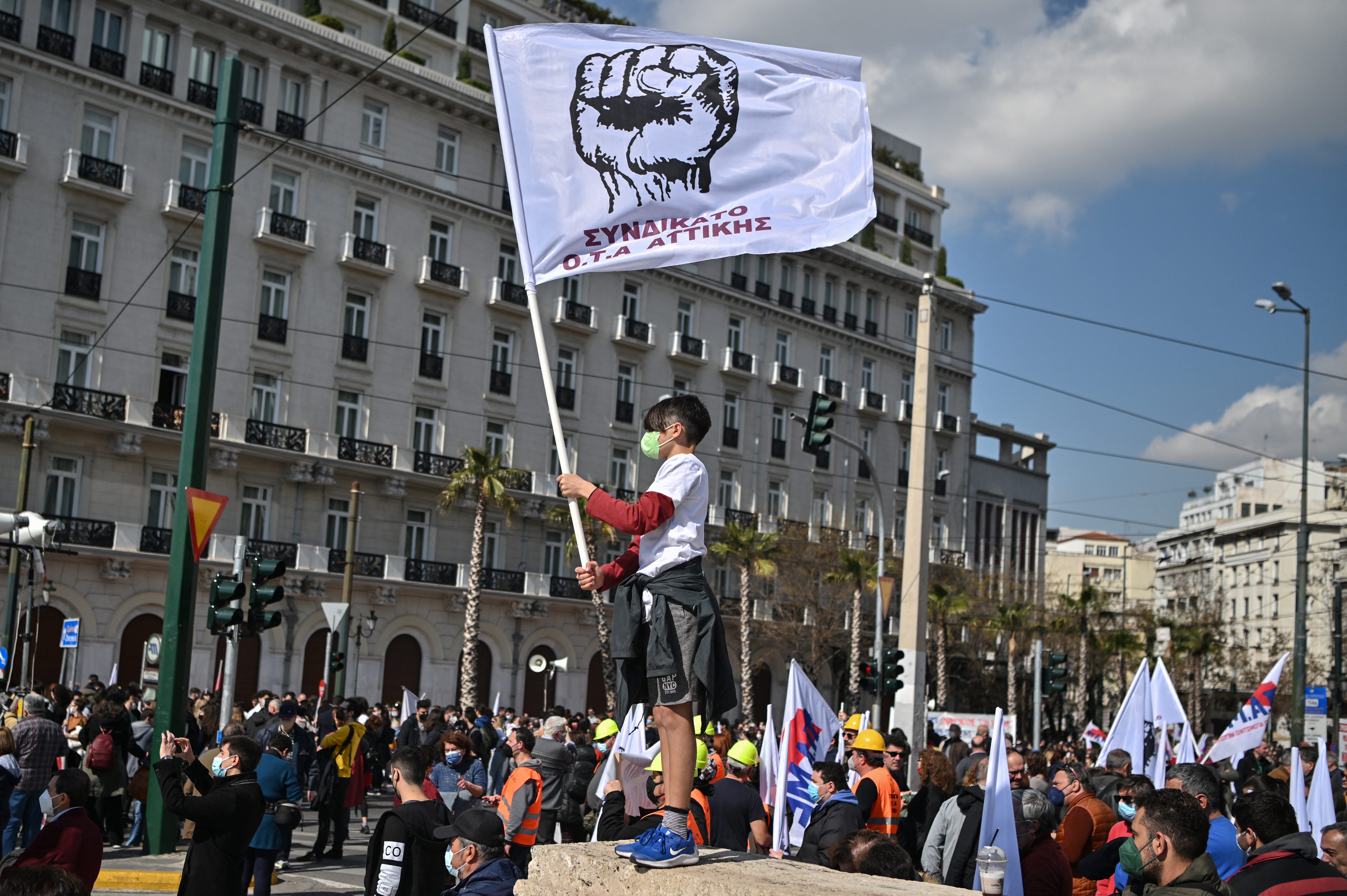 Több ezren tüntettek Athénban az infláció miatt
