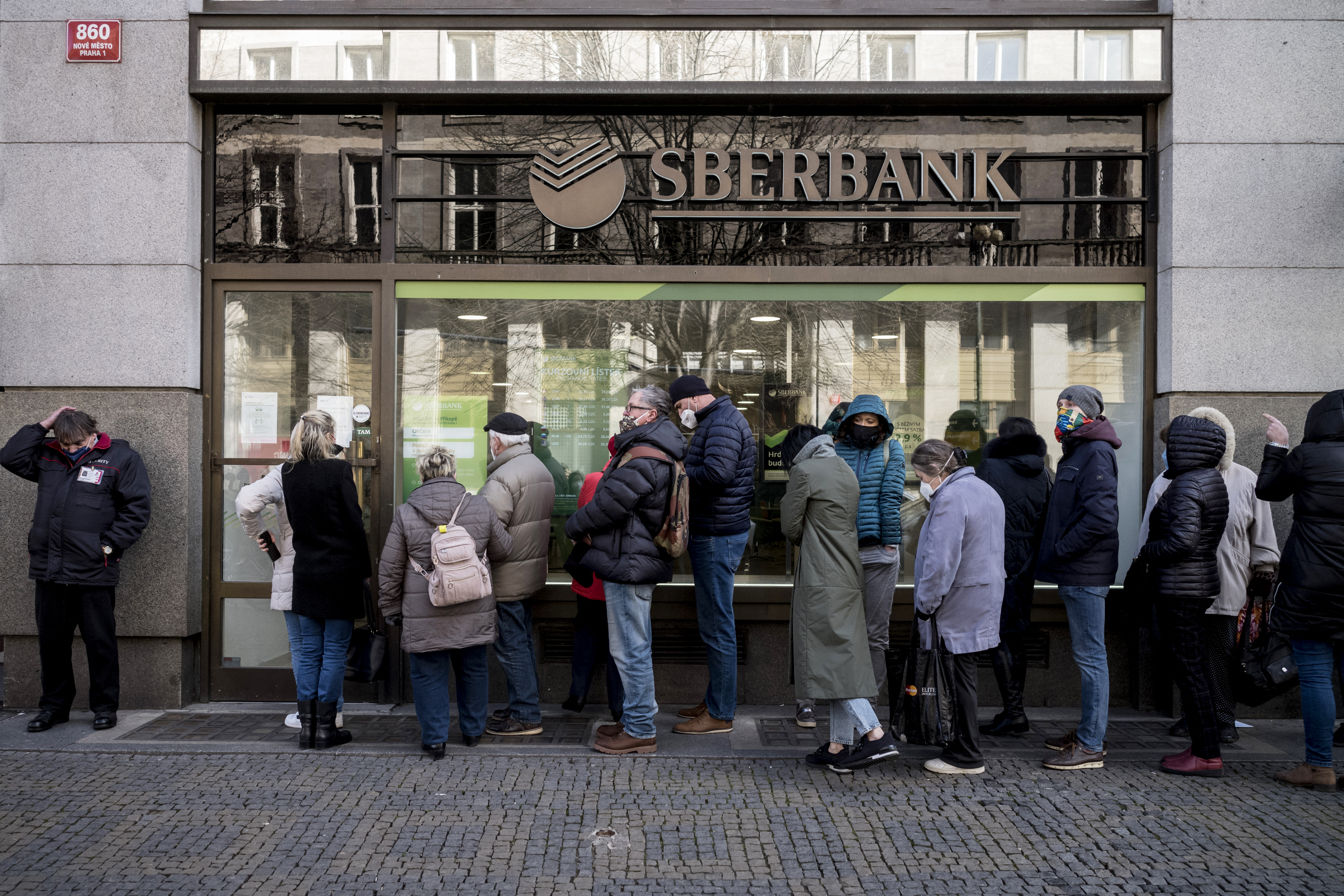 Már várhatják az utalást a Sberbank-betétesek