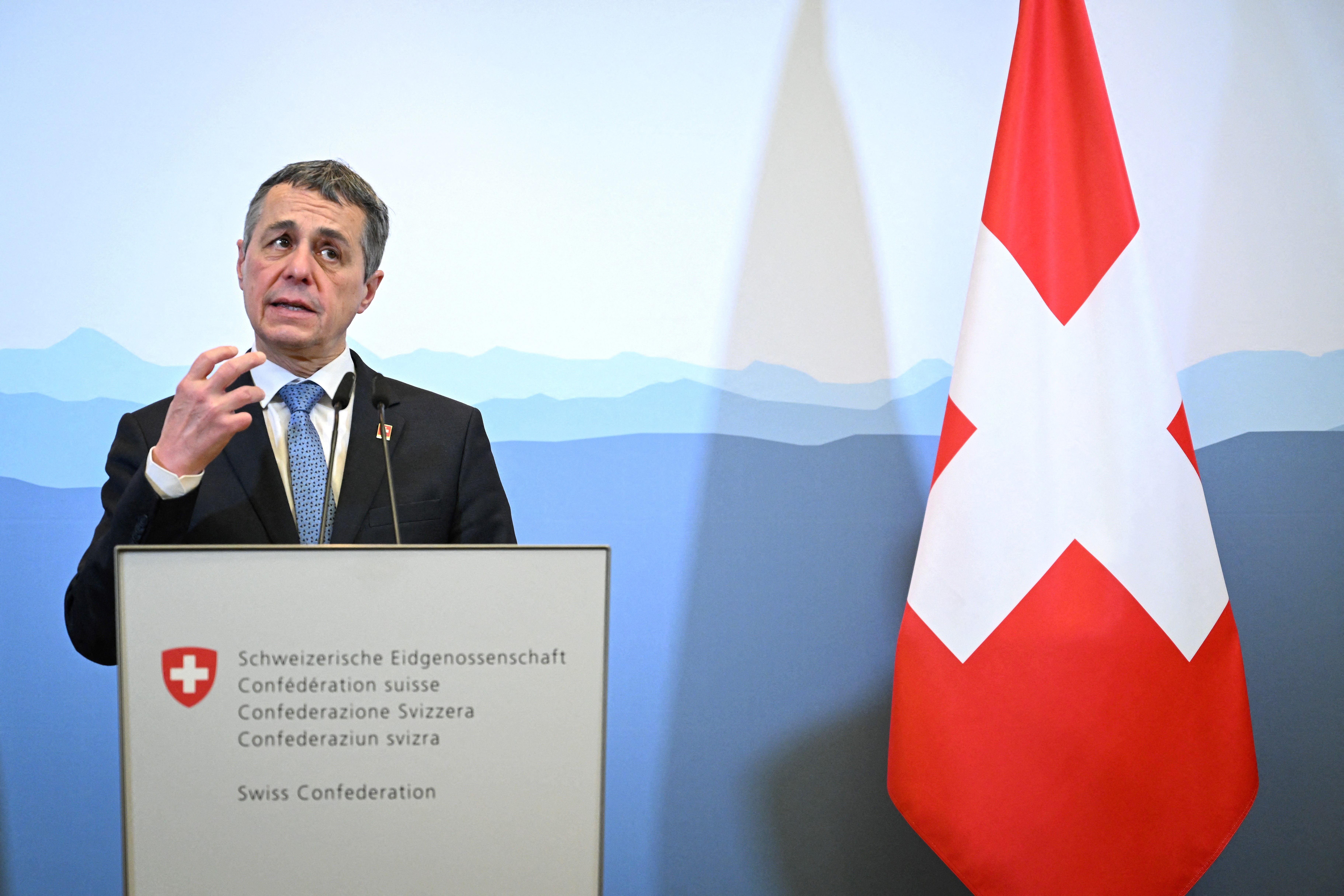 Svájc átveszi az oroszok elleni szankciókat az EU-tól