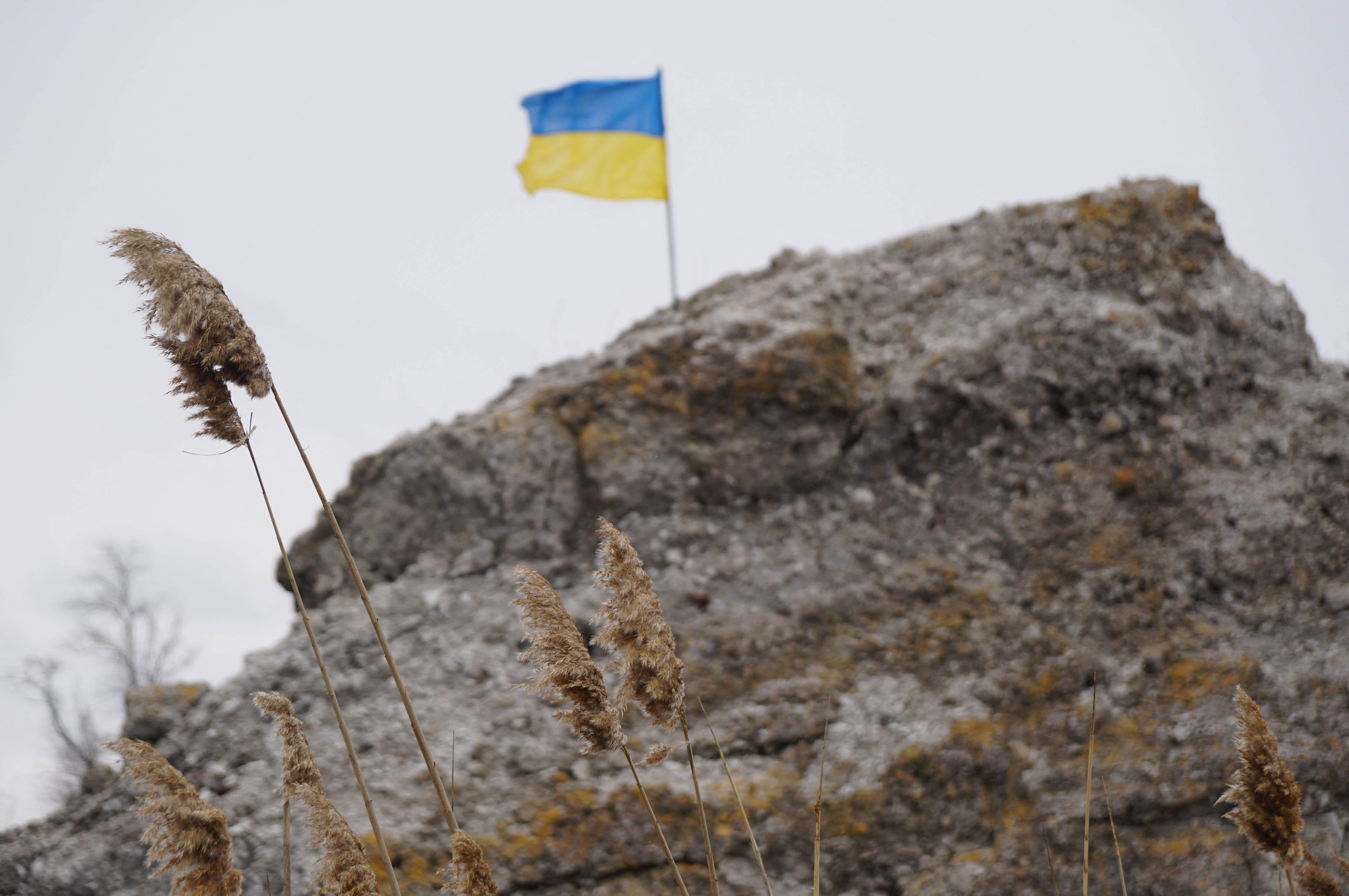 13 ukrán nemzeti zászlót lopott el, most évekre börtönbe mehet egy odeszai férfi