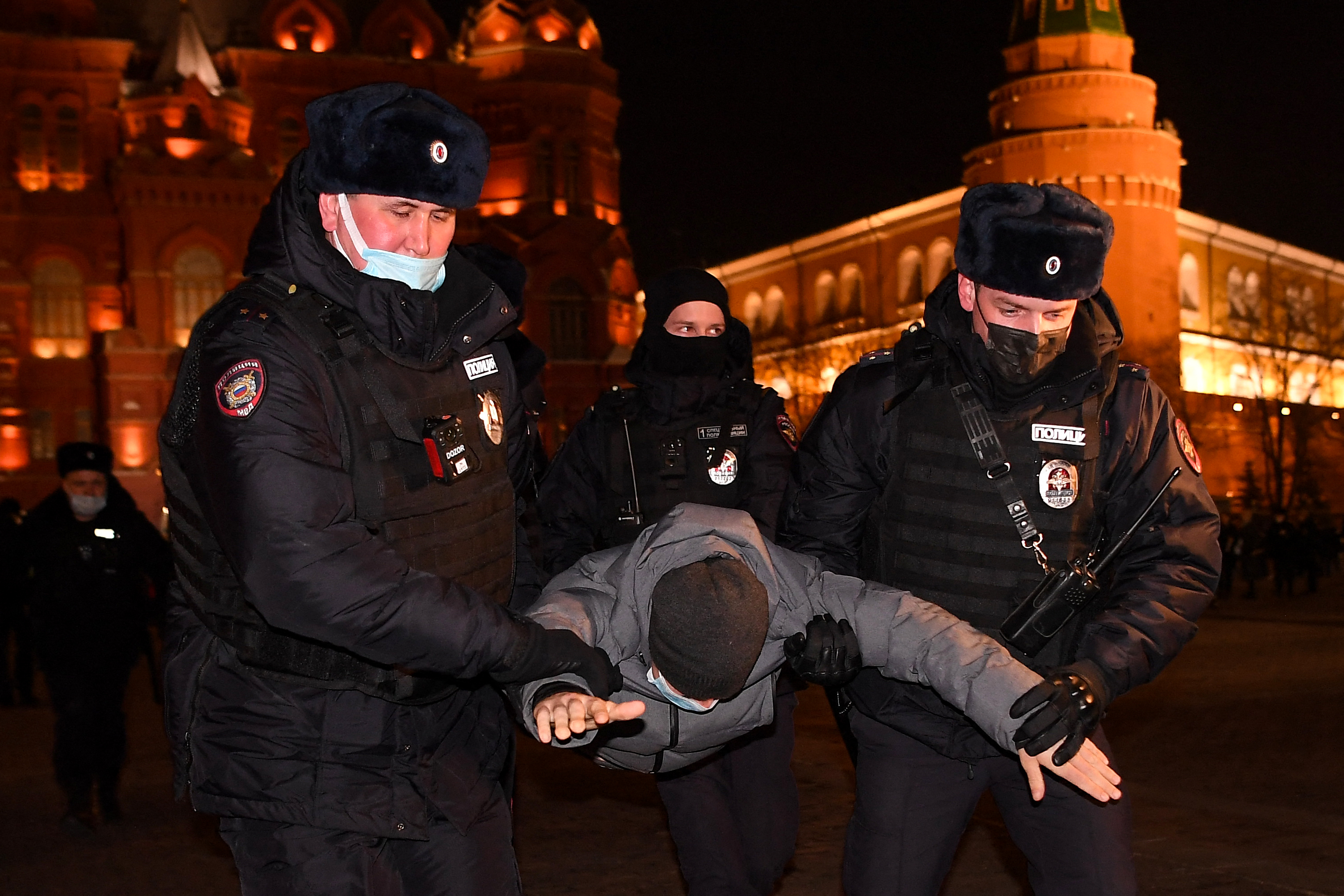 Az egyik orosz párt besorozná a háborúellenes tüntetőket