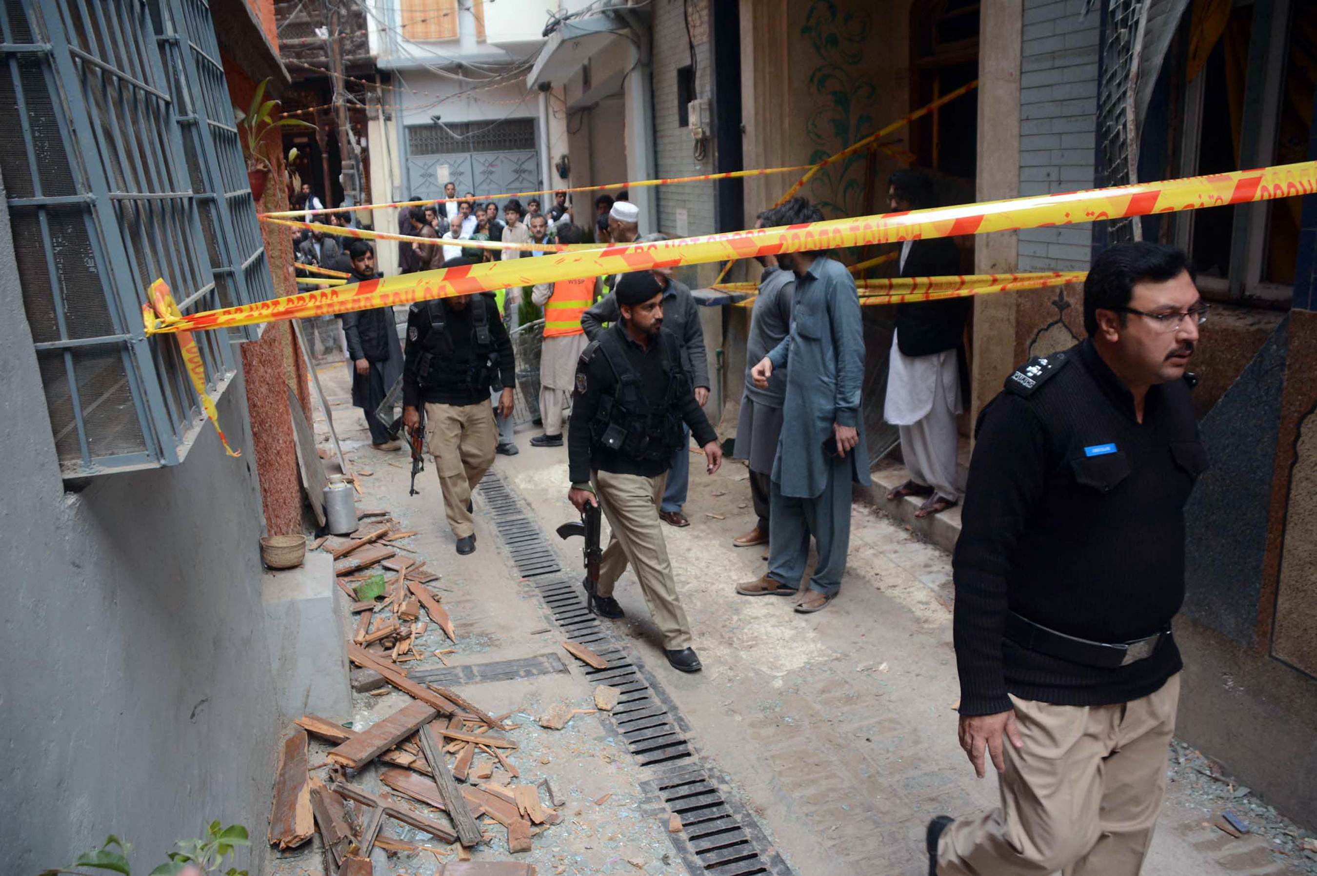 Már hatvan fölött jár a pakisztáni robbantás áldozatainak száma