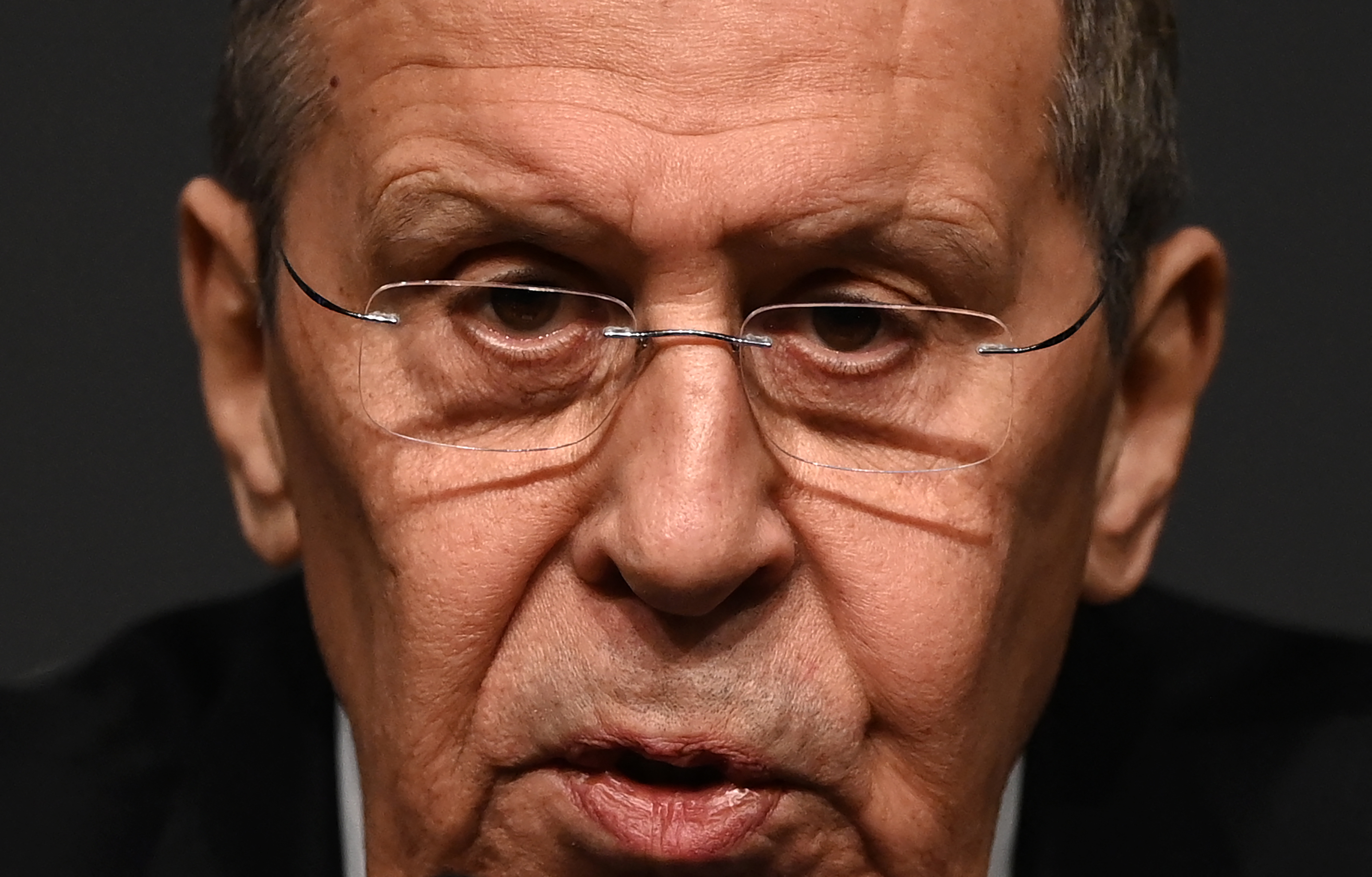 Lavrov szerint Olaf Scholz hatalomra jutásával Németország elveszítette az önállóság utolsó jegyeit is