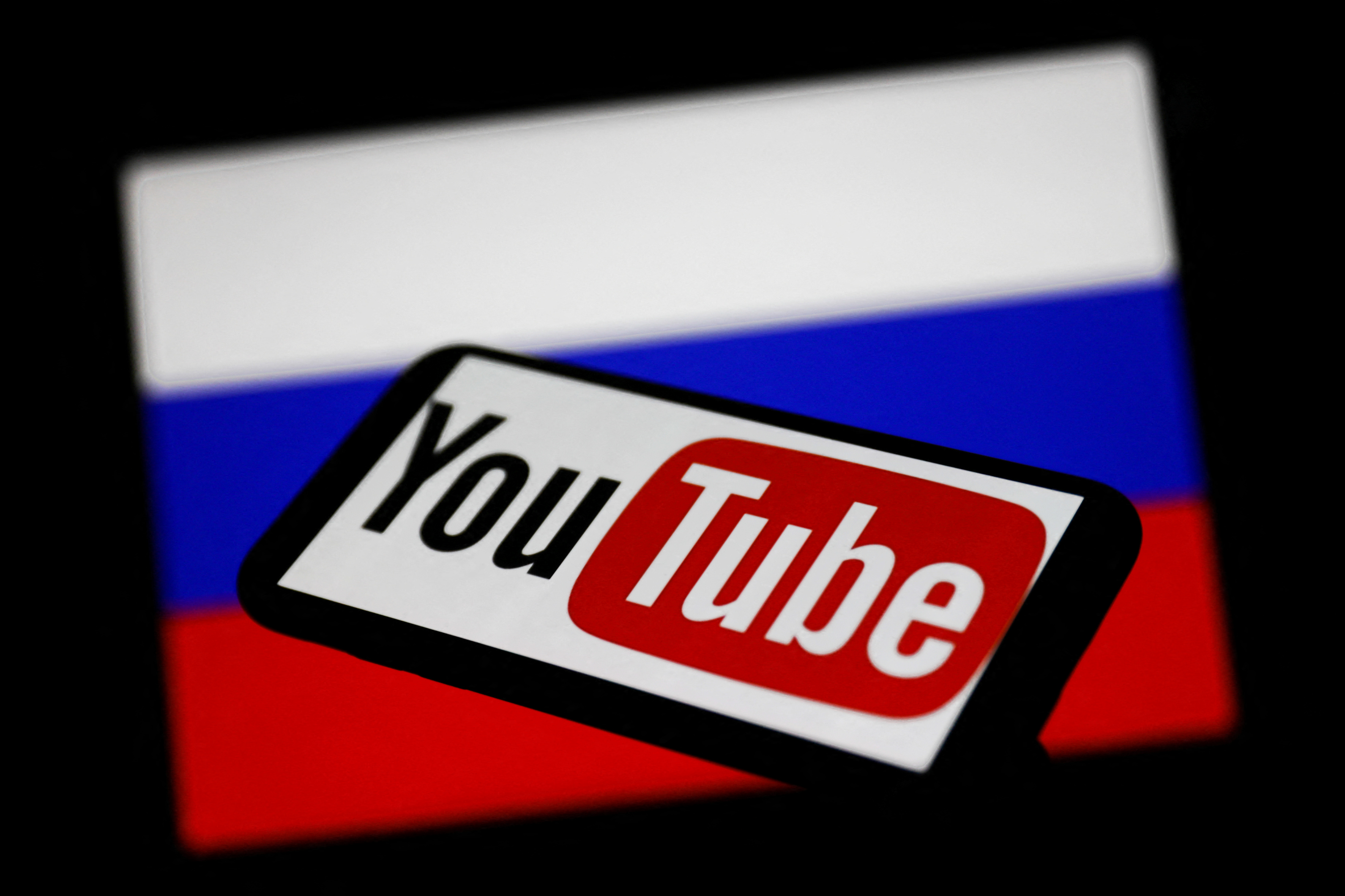 A YouTube több mint 70 ezer, az ukrajnai háborúval kapcsolatos videót távolított el