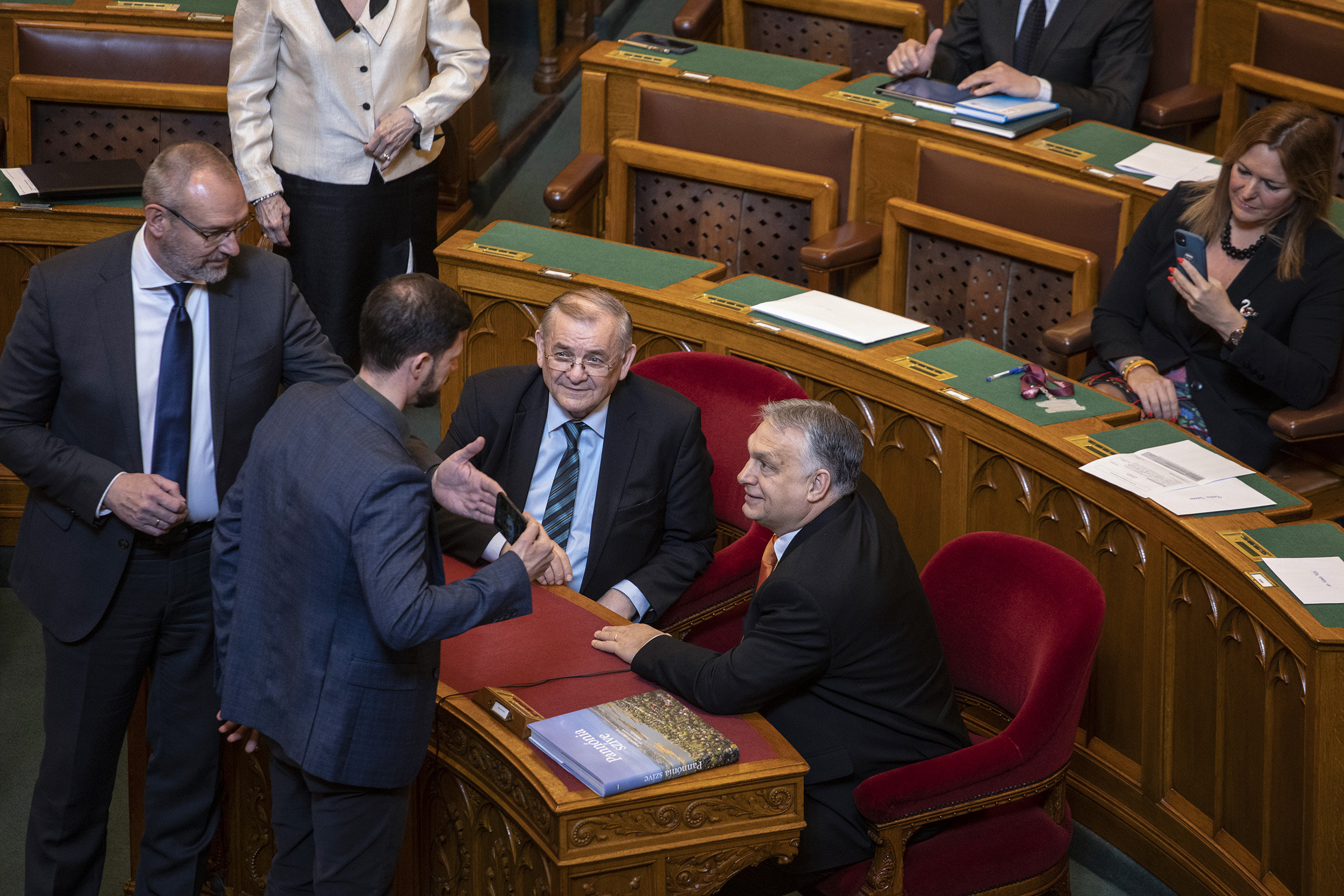 Tordai Bence megkérdezte Orbán Viktort, vállalja-e a vitát Márki-Zay Péterrel, de Orbán csak a „főnökükkel” állna ki