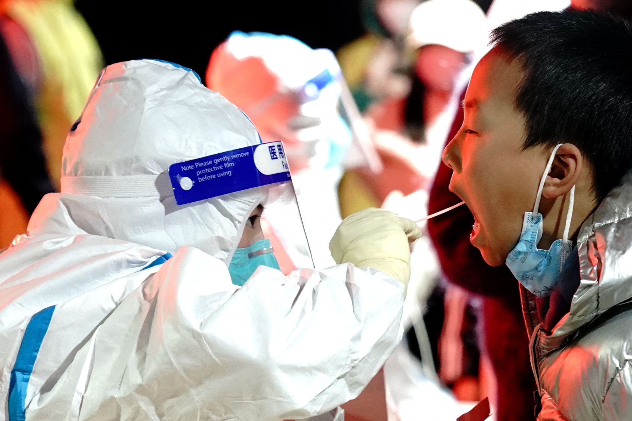 Több mint egy év után újra halálos áldozatokat szed a koronavírus Kínában