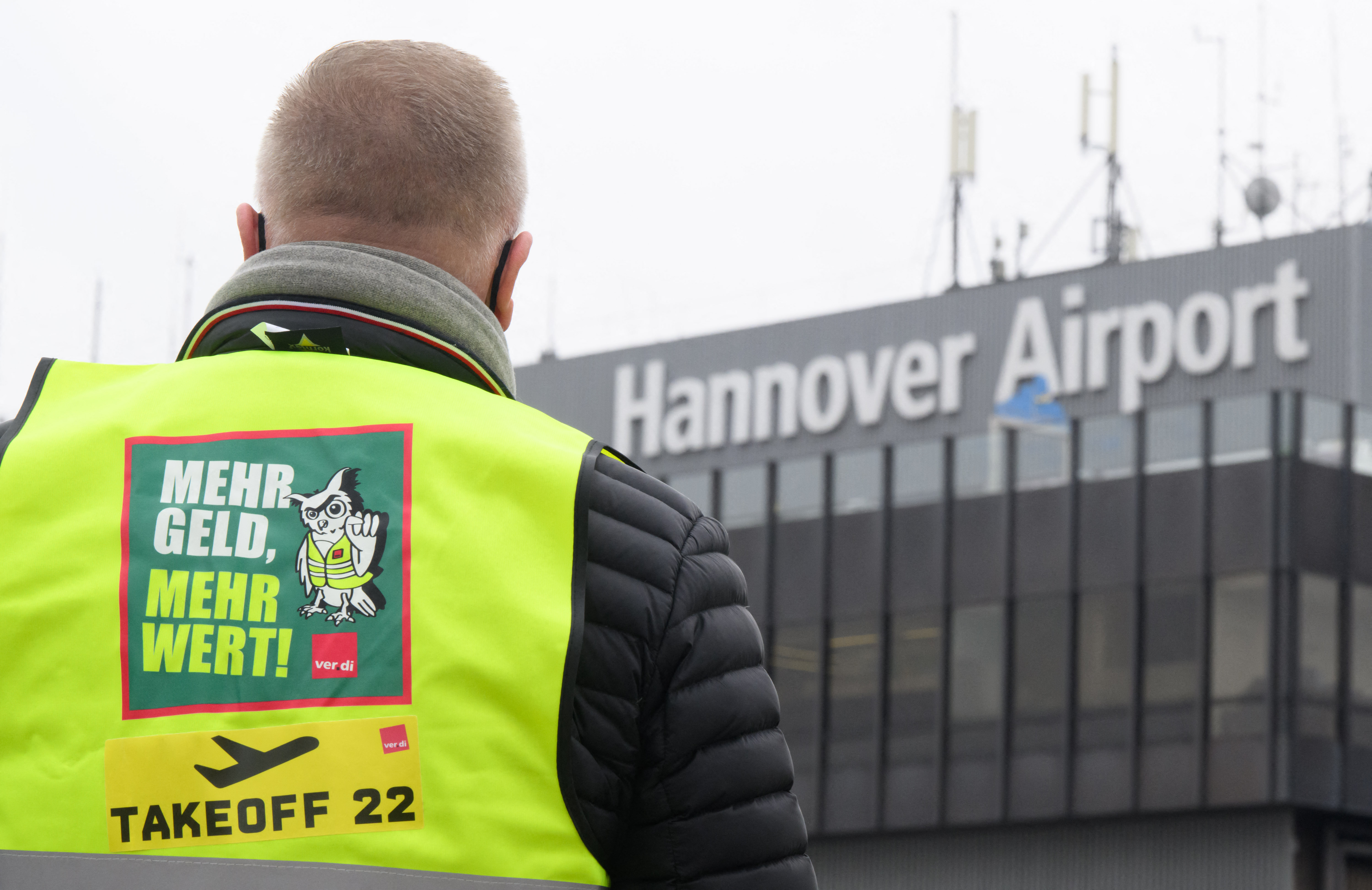 Biztonsági alkalmazottak sztrájkolnak Németországban, több tucat járatot törölnek a repülőtereken
