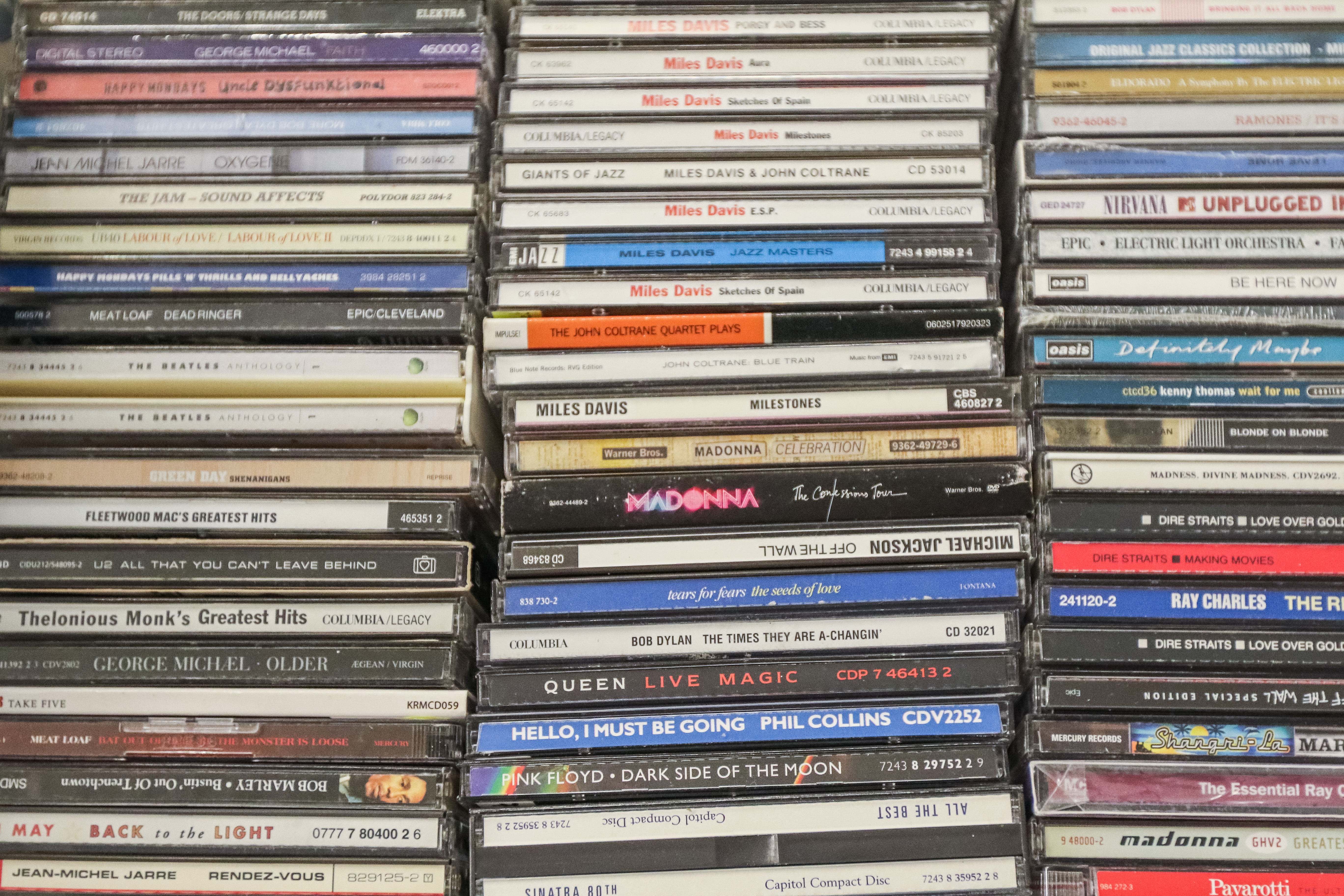 Közel 20 év után először nőtt az eladott zenei CD-k száma az Egyesült Államokban
