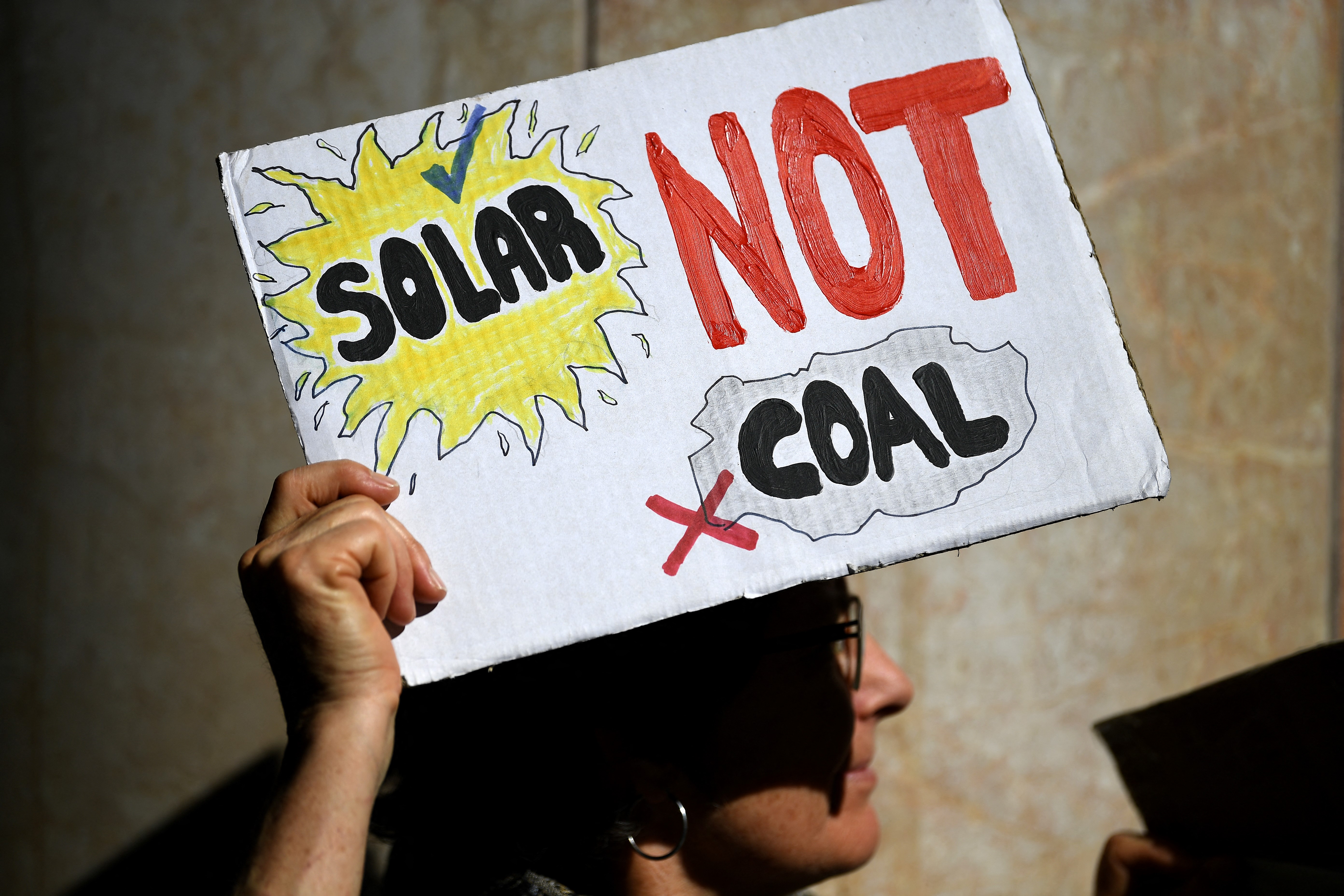 Az ausztrál bíróság szerint a környezetvédelmi miniszternek nem kell figyelembe vennie a gyermekek jövőjét, amikor szénbányákról dönt