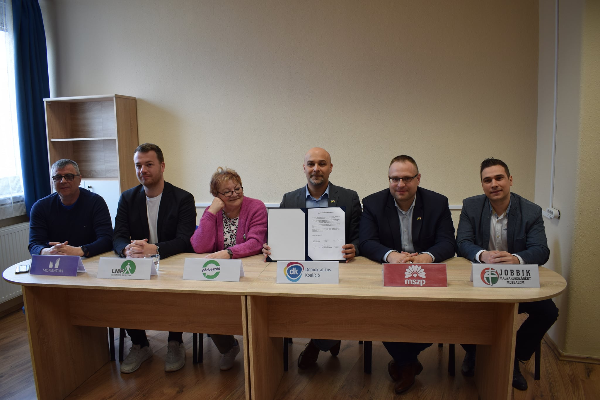 Leváltják a Jobbik szolnoki elnökét, mert aláírt egy papírt a 2024-es összefogásról