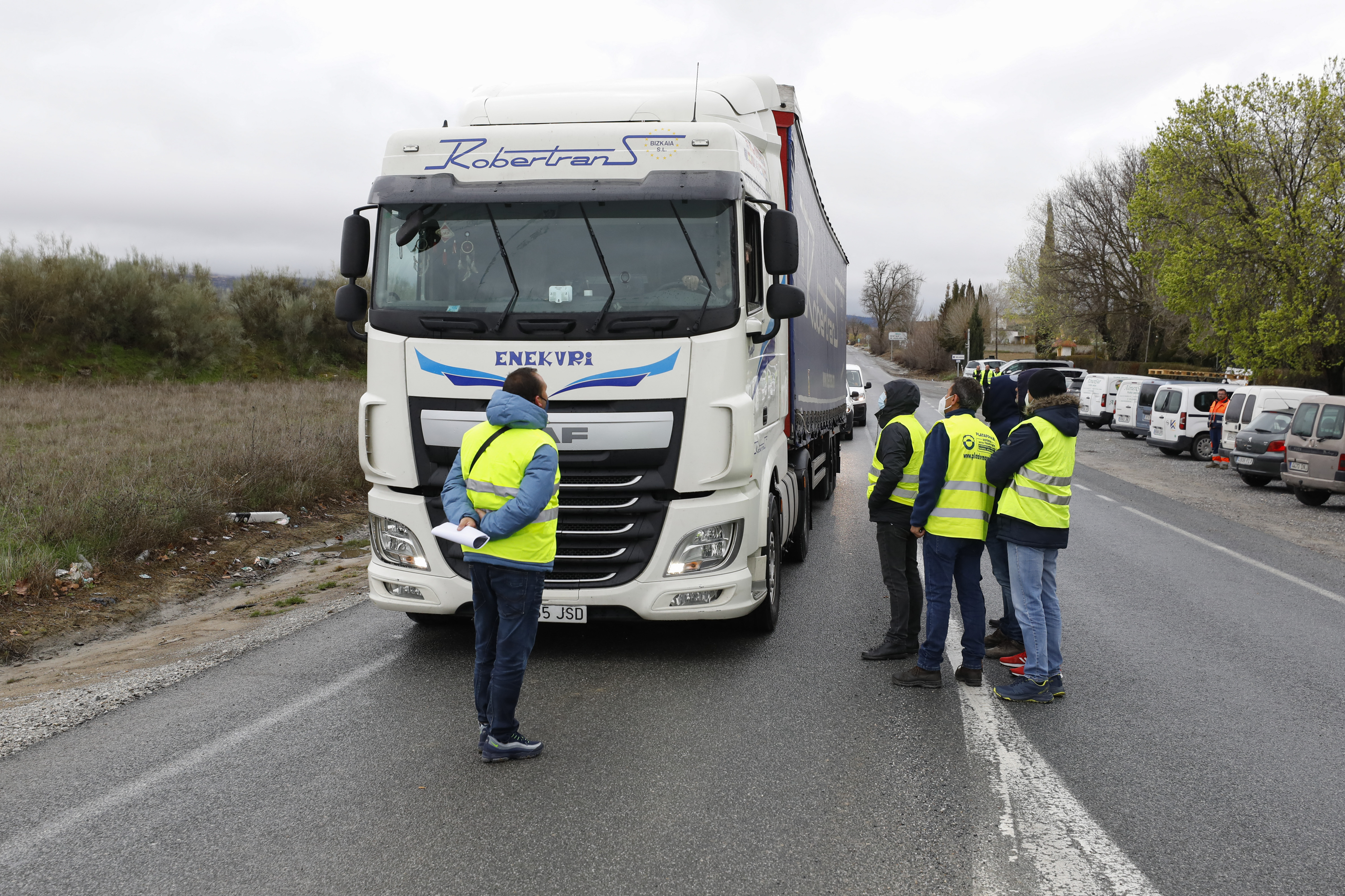Egyre több üzem kényszerül leállásra Spanyolországban az áruszállítók sztrájkja miatt