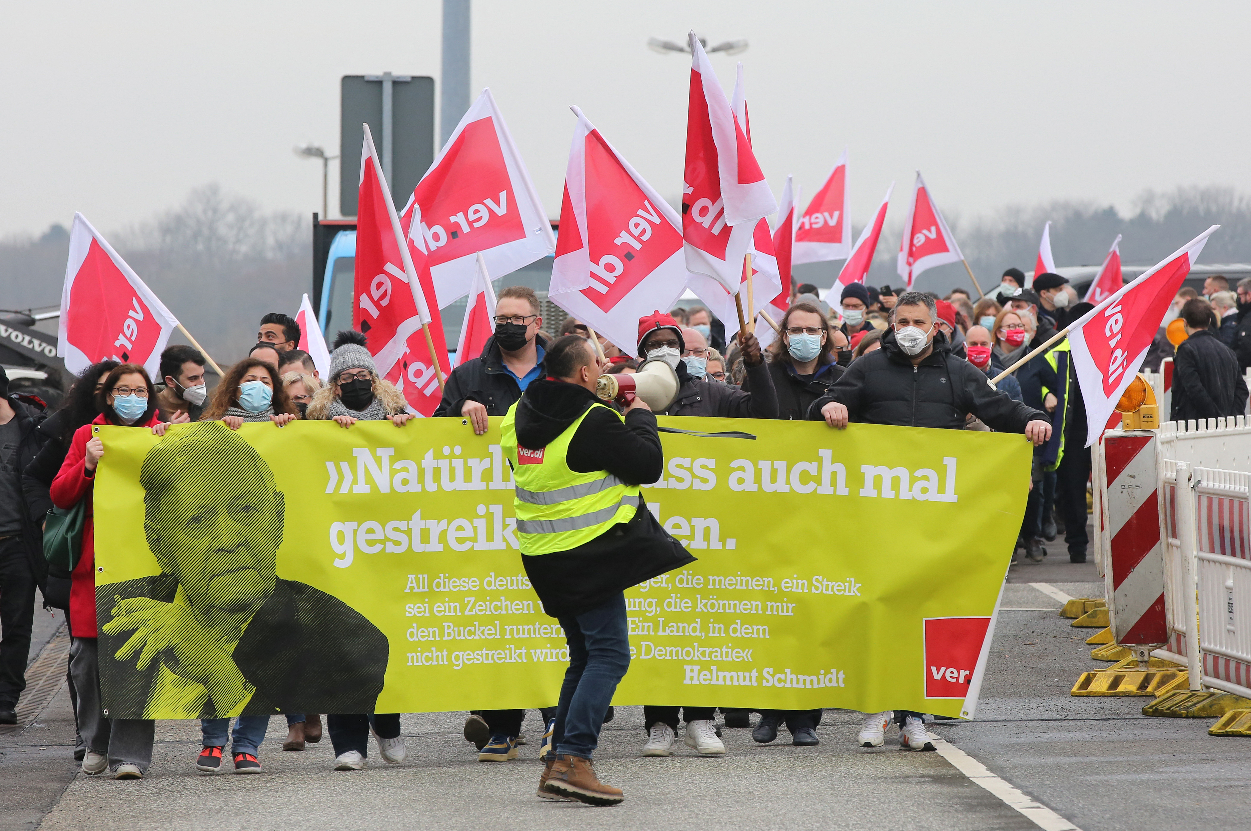 Folytatódnak a sztrájkok a német repülőtereken