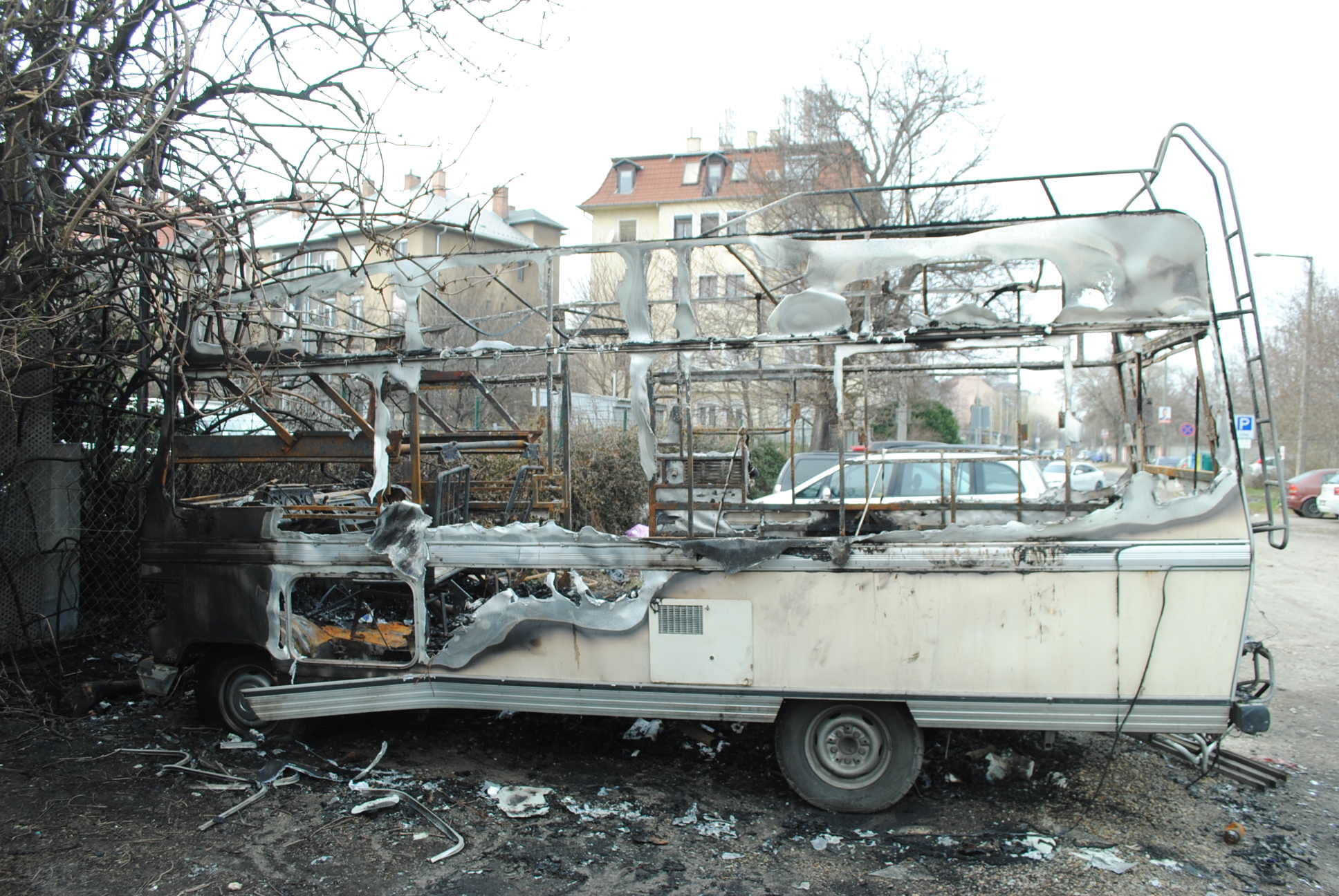 Elfogtak egy férfit, aki autókat gyújtott fel Budapesten