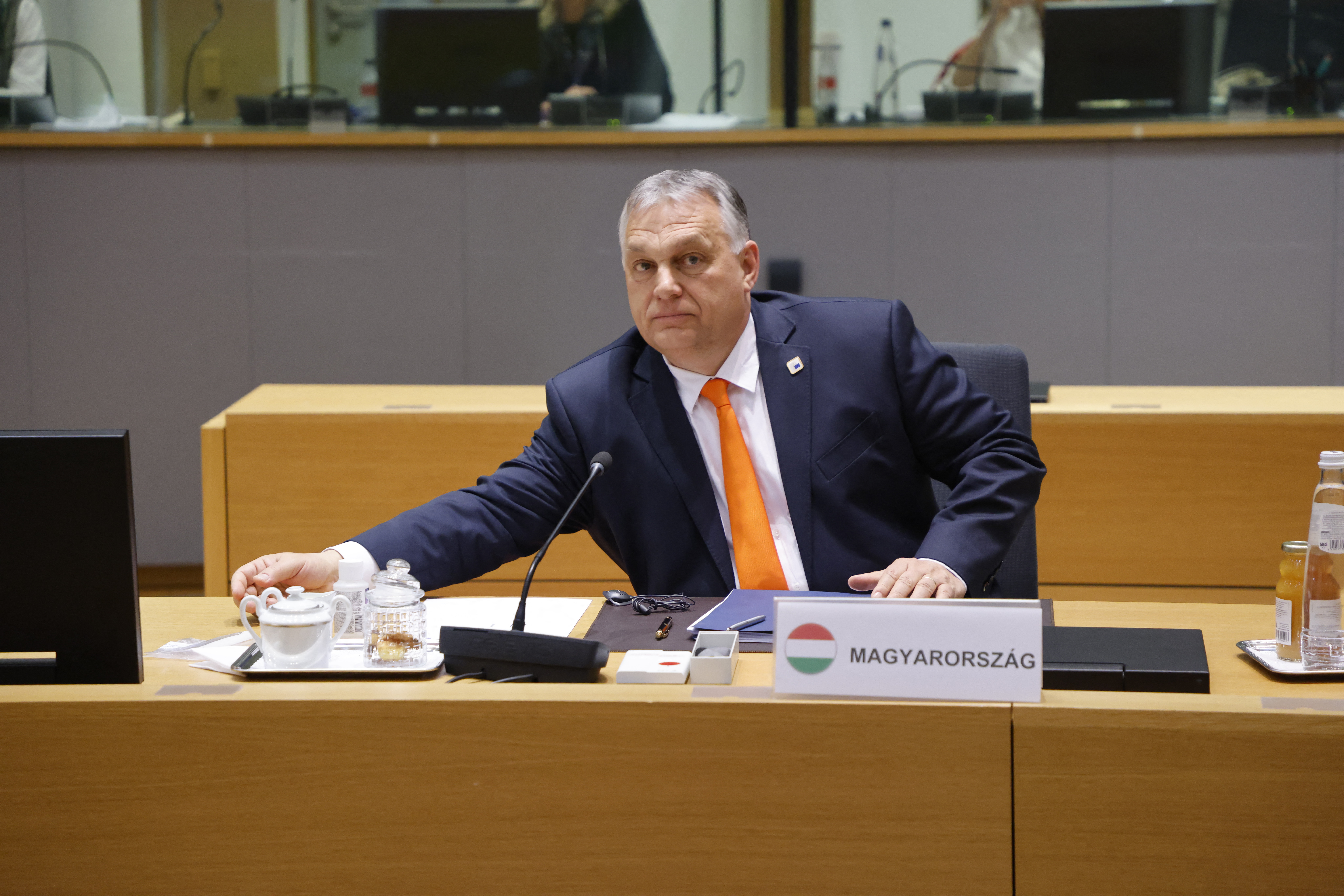 Orbán Viktor a  brüsszeli tárgyalóteremben.
