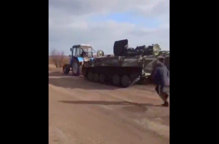 Egyetlen ukrán megyében 11 orosz tankot foglalt le a rendőrség az azokat begyűjtő lakosságtól