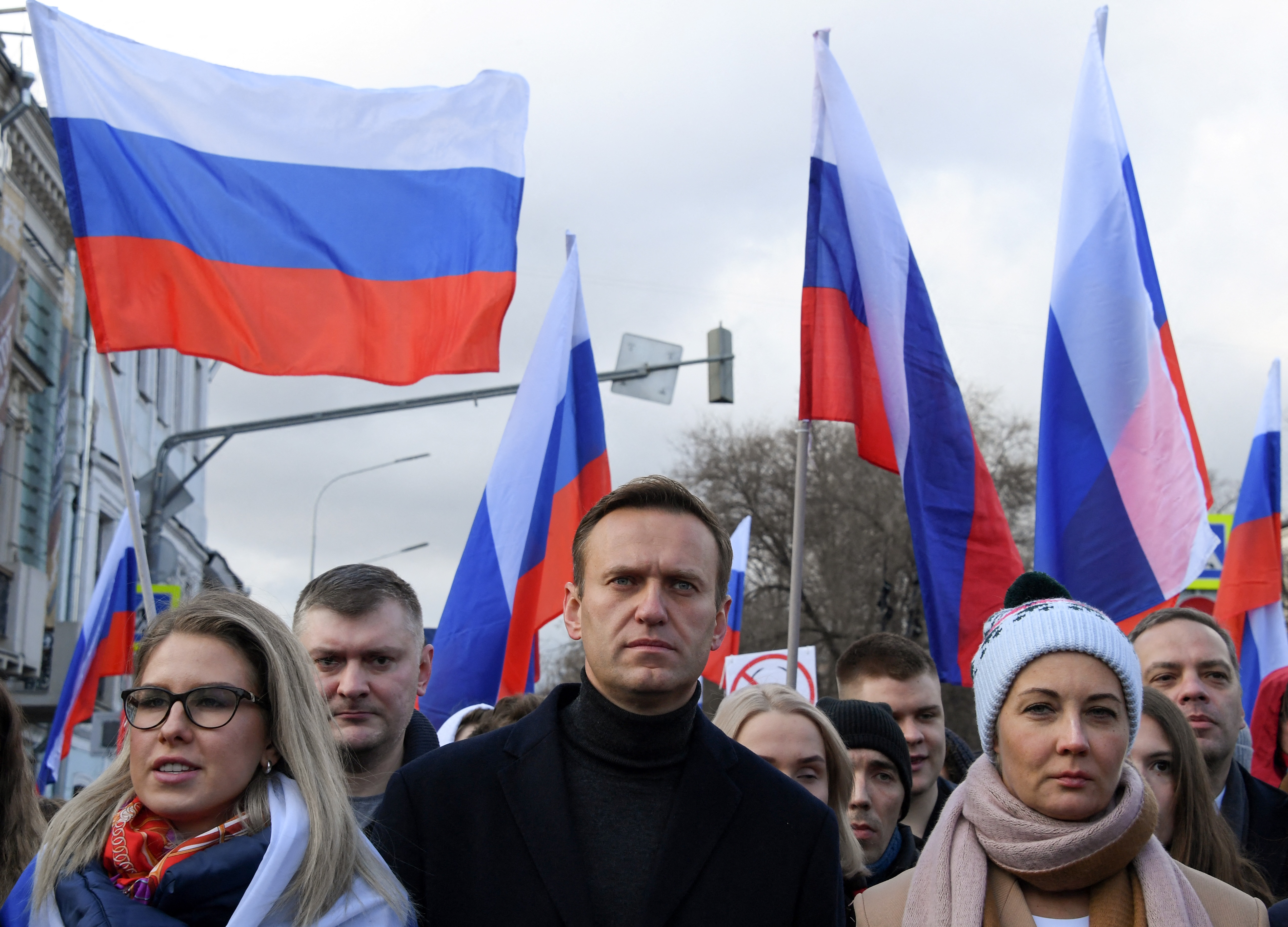 Alekszej Navalnijt elvitték valahová Pokrovból, de hogy konkrétan hova, azt egyelőre senki sem árulja el
