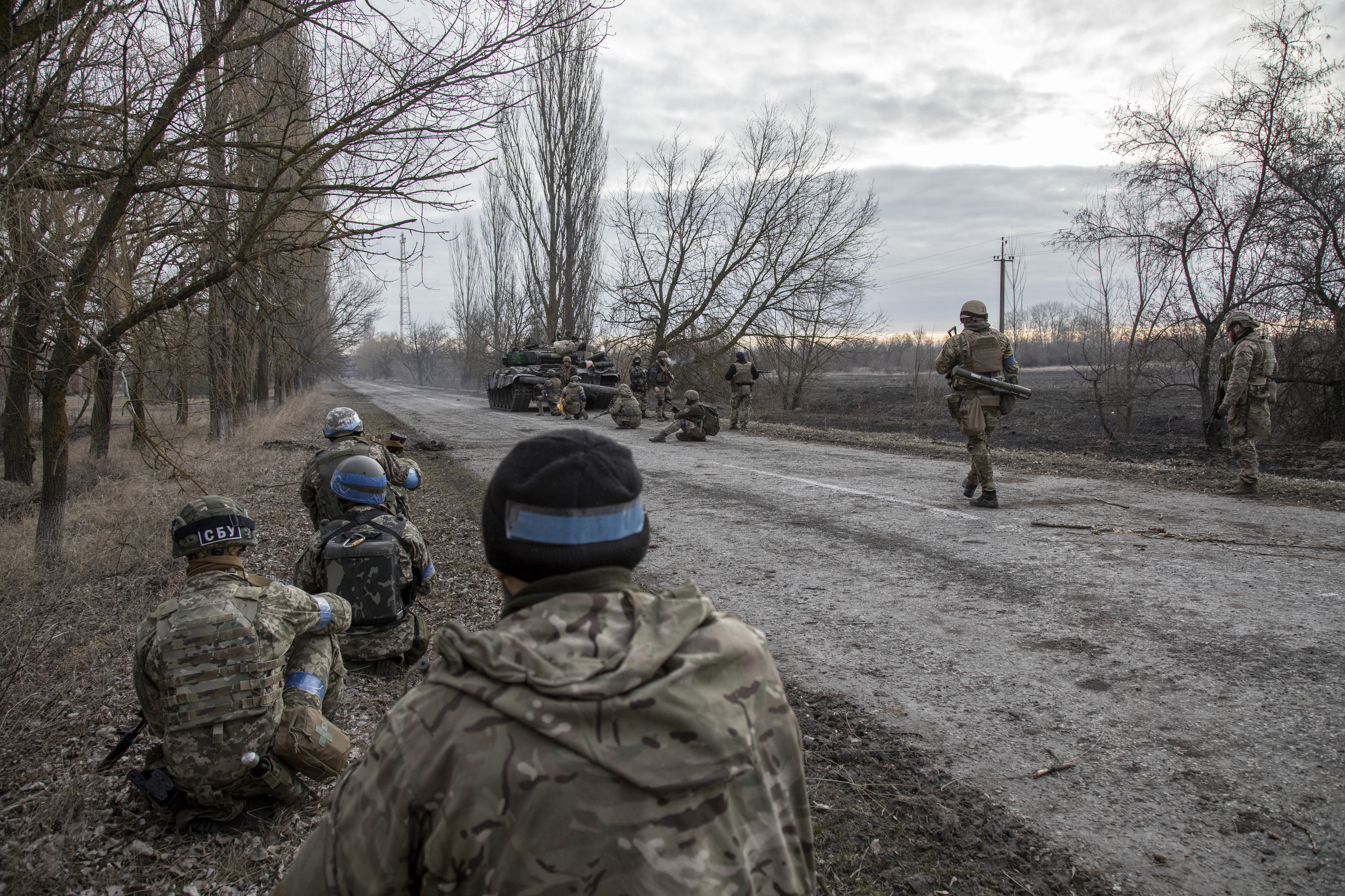 Ukrán katonák Kijevtől keletre.
