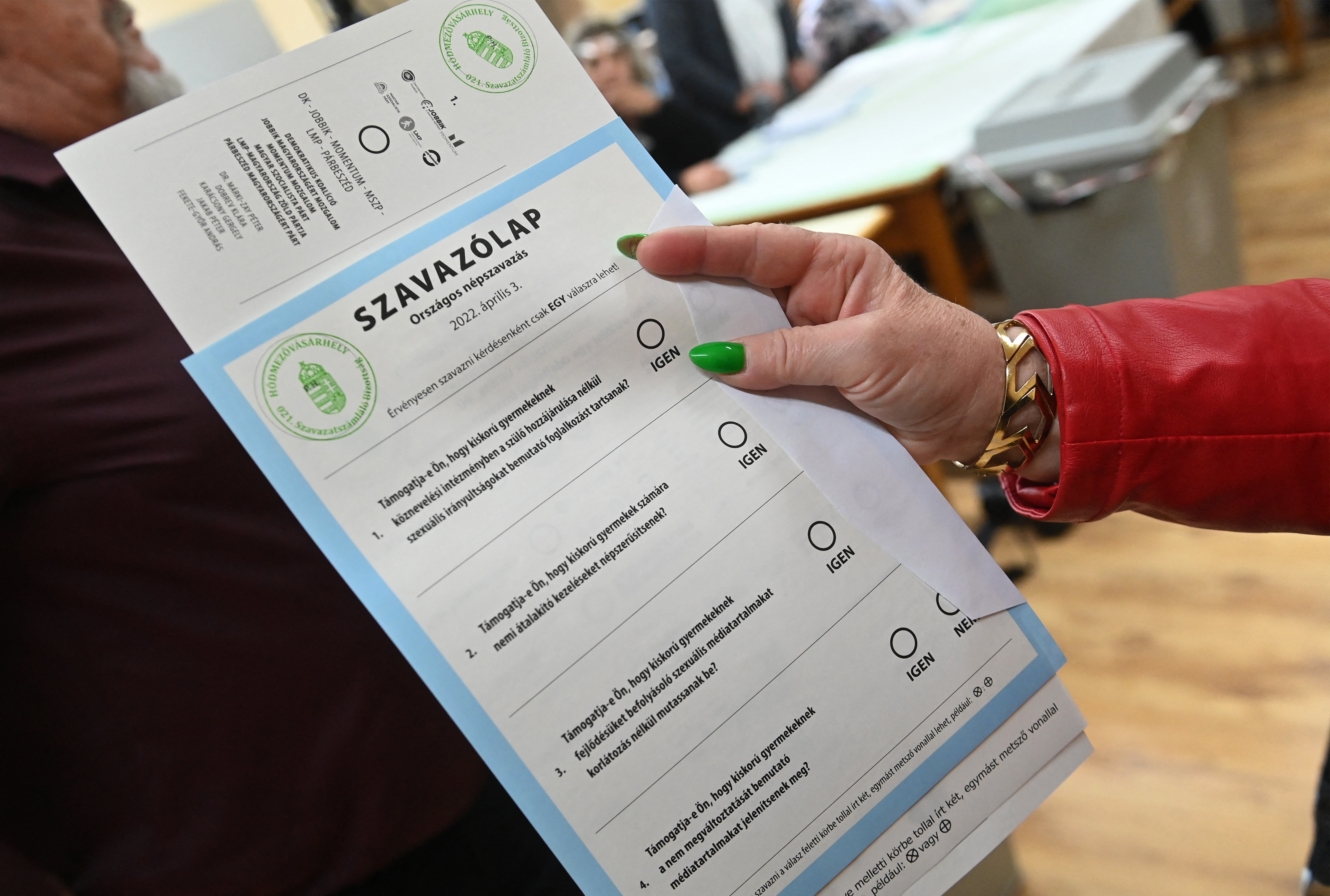 Dán megfigyelők az erdélyi levélszavazásról: Sok esetben egynél több szavazólapot dobtak be, anélkül, hogy a tisztviselők megállították volna őket