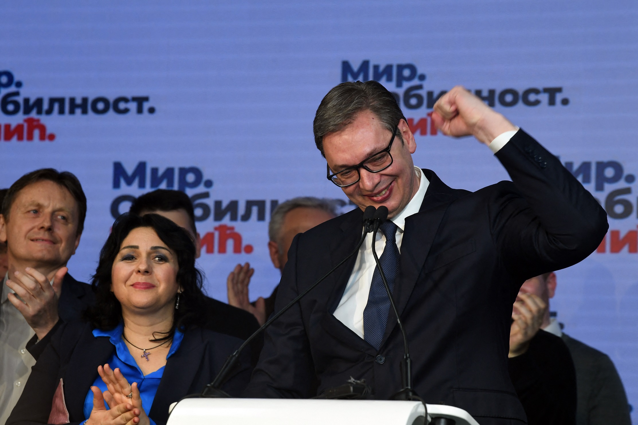 Aleksandar Vučićot is simán újraválasztották