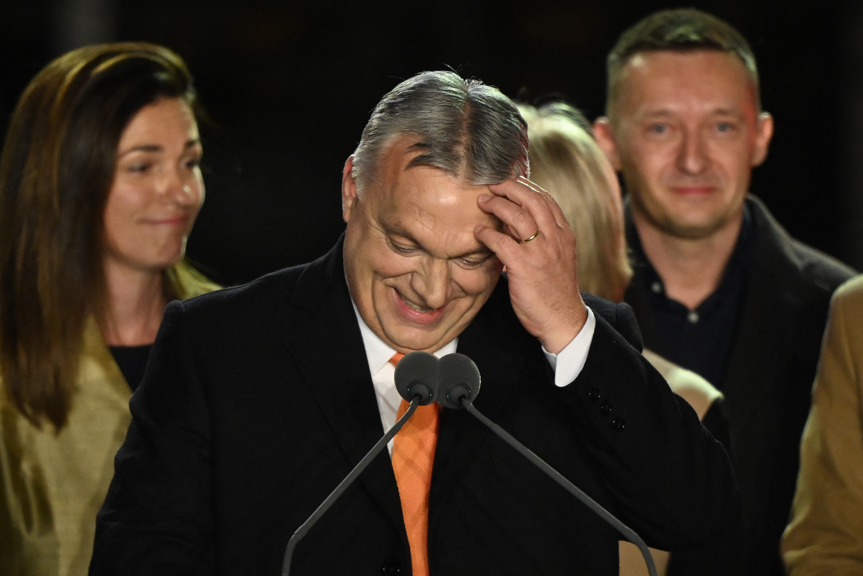 FT: Mészáros vonakodott, de Orbán utasítására mégis hitelezte az MKB Le Pen kampányát