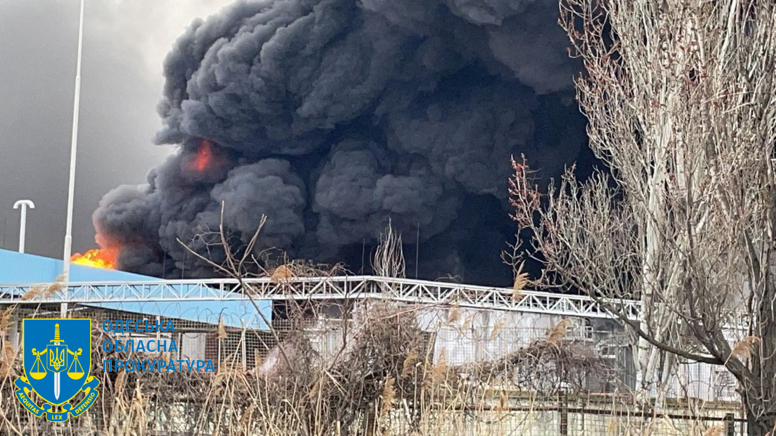 Удар по новочеркасску. Разрушенный завод. Обстрелы НПЗ. Взрыв.