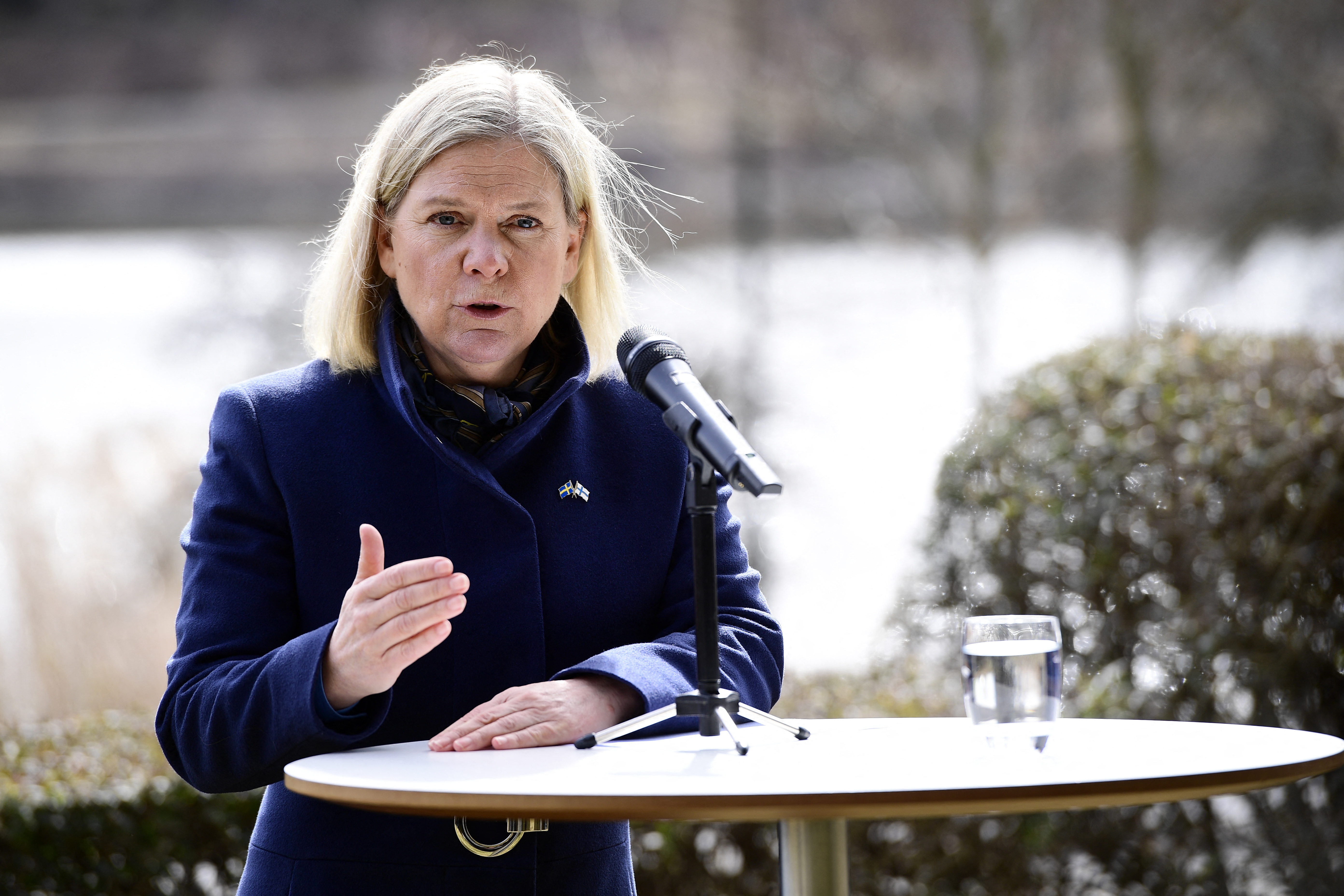 A svéd kormánypárt már júniusban kérvényezné a csatlakozást a NATO-hoz