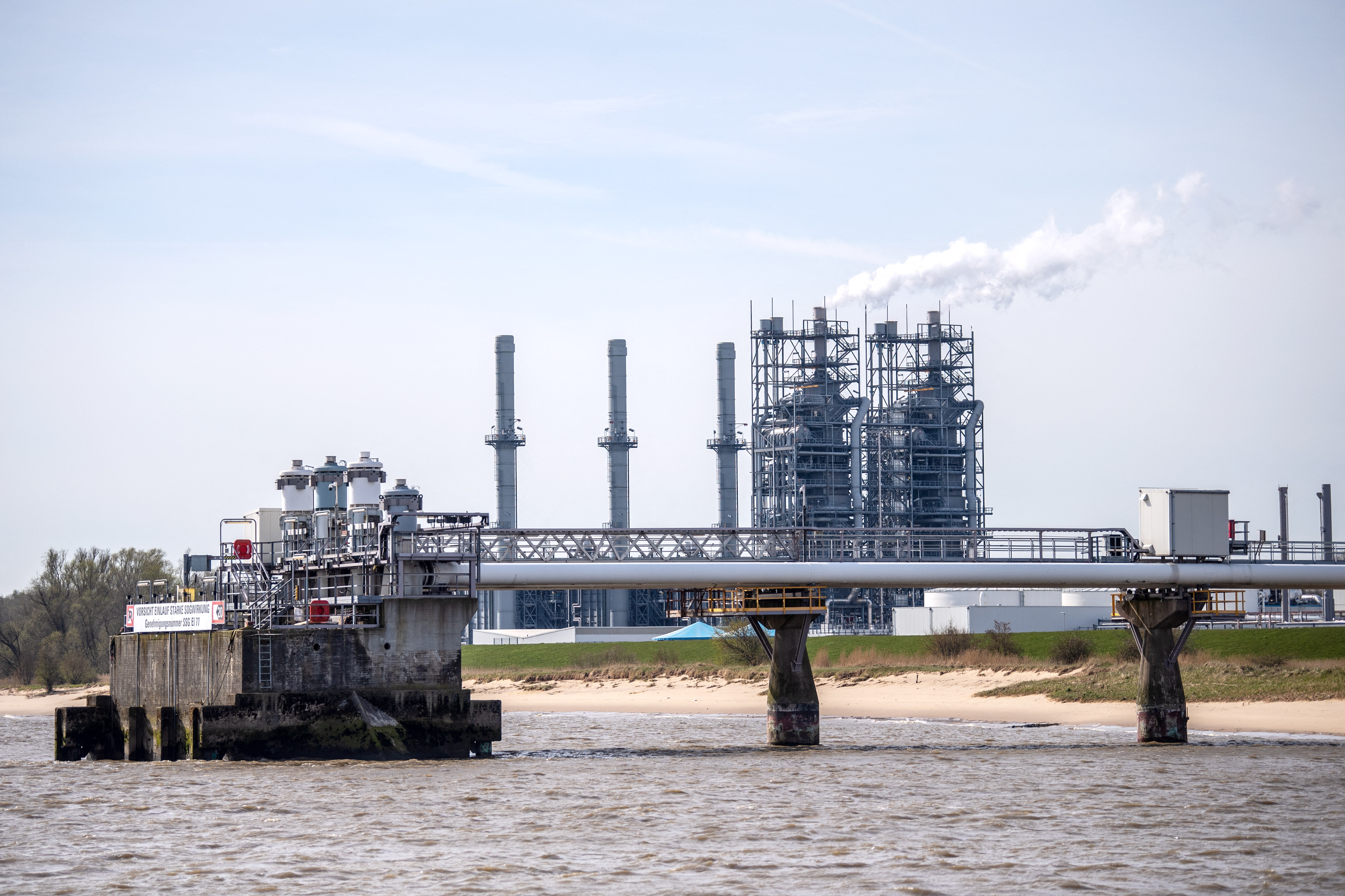 Hárommilliárd eurót különít el úszó LNG-terminálokra Németország