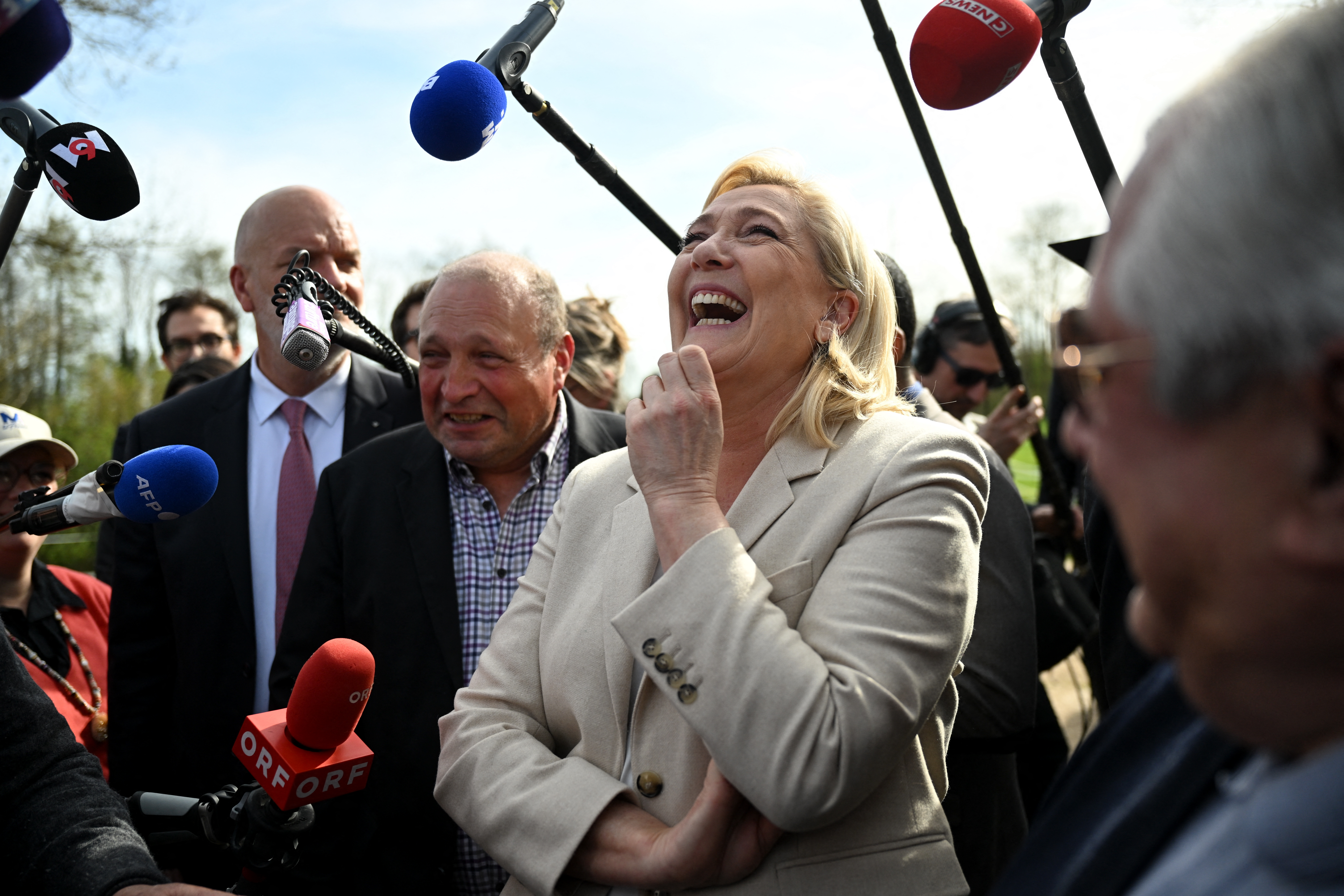 Sikkasztással vádolja Marine Le Pent az OLAF