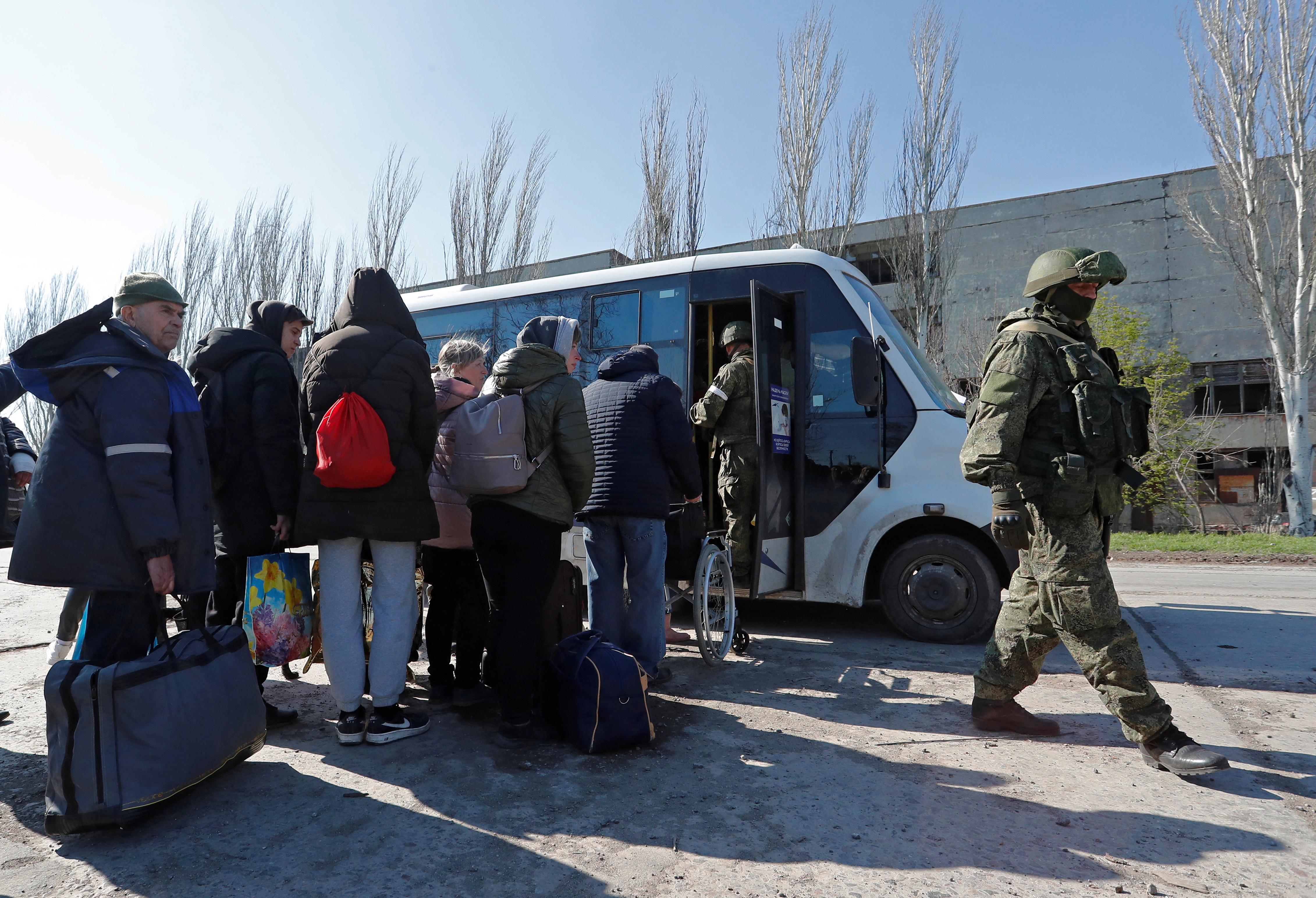 Az oroszok rettenetes körülmények között tartják a Mariupolból menekülőket