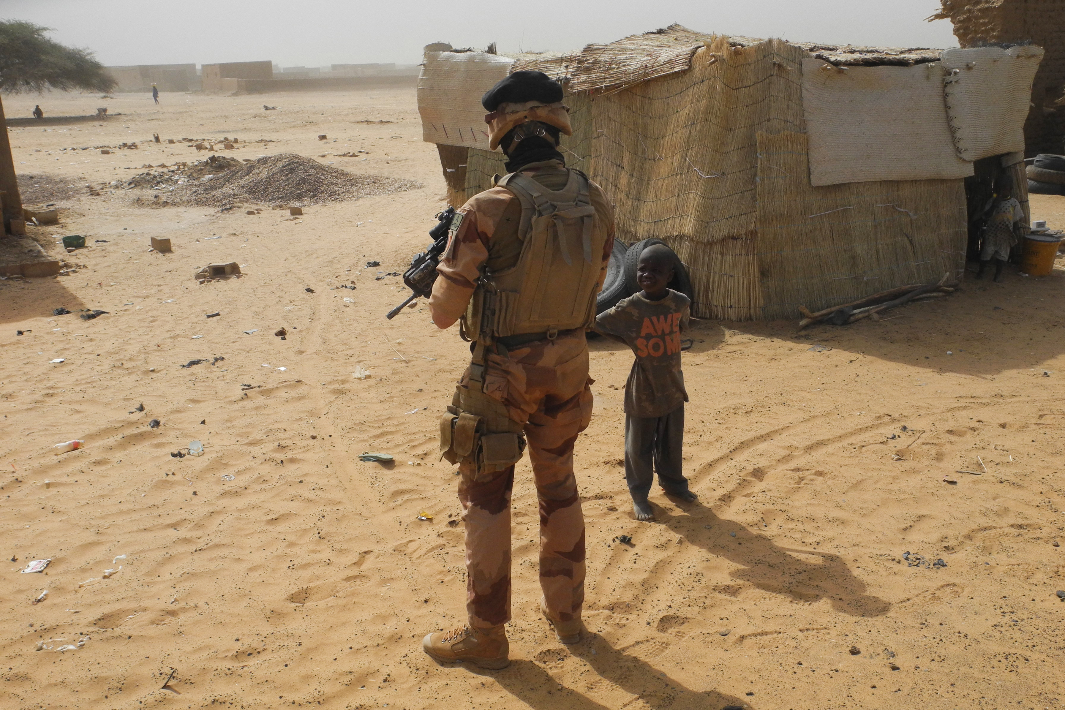 A franciák szerint az orosz zsoldosok holttesteket ásnak el Maliban, hogy tömegsírok hátrahagyásával vádolhassák meg a távozó francia hadsereget