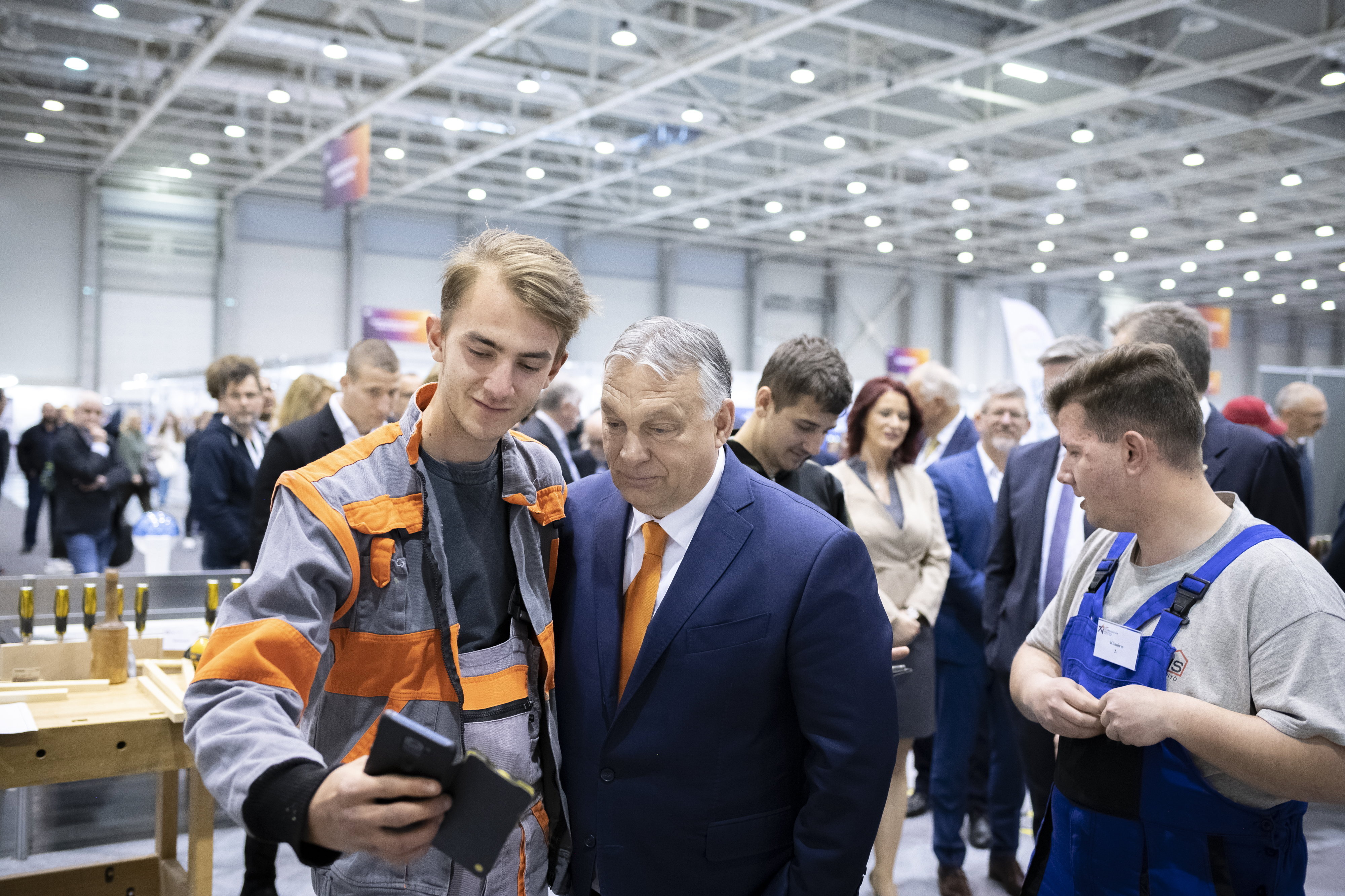 Orbán szerint a munkának és különösen a szakmunkának van jövője Magyarországon