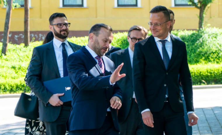 Szijjártó posztban ünnepli, hogy egy magyar nyerte el a Szlovéniában a magyar kisebbségnek jártó képviselői helyet