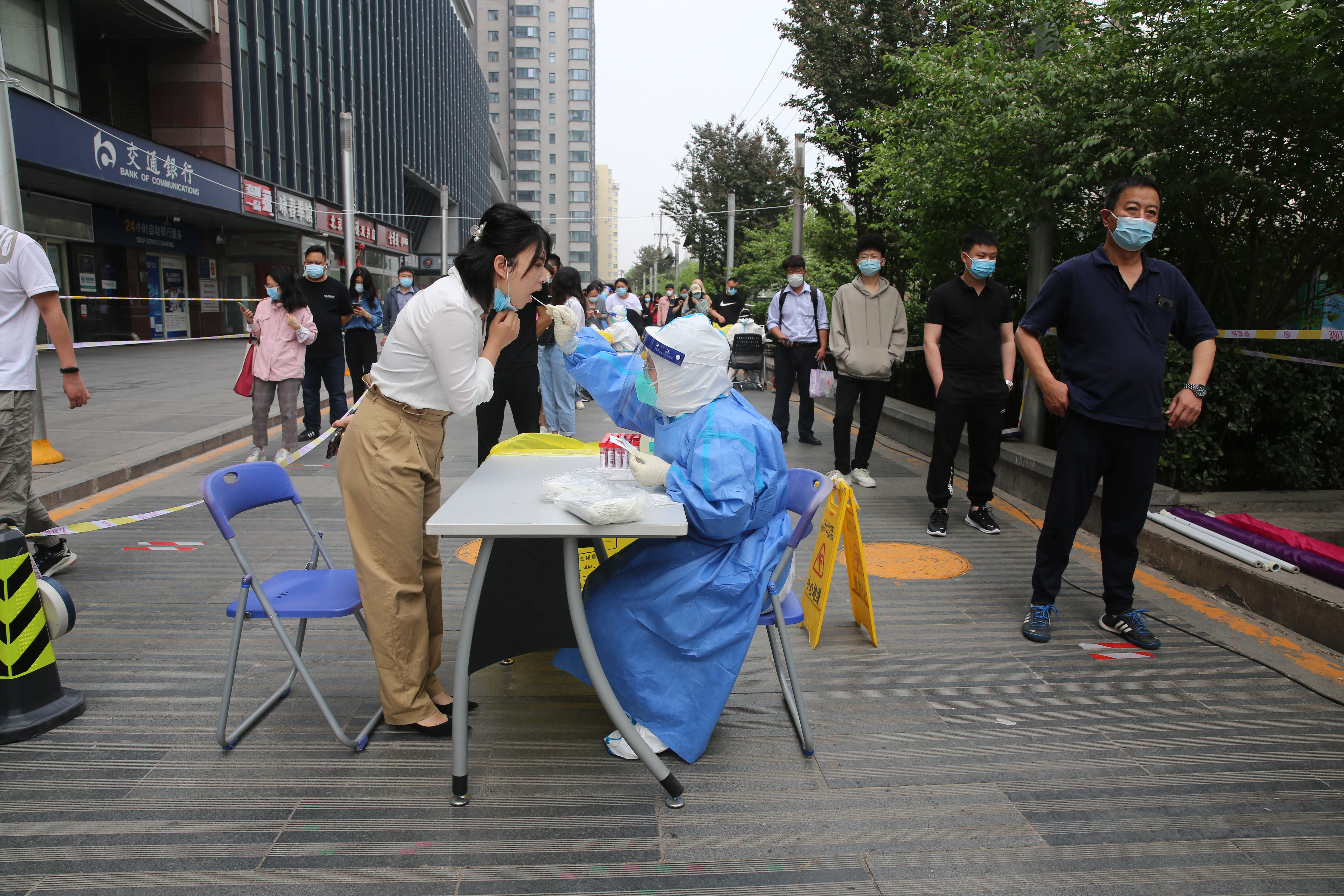 Koronavírus: újabb szigorításokat vezetnek be Pekingben