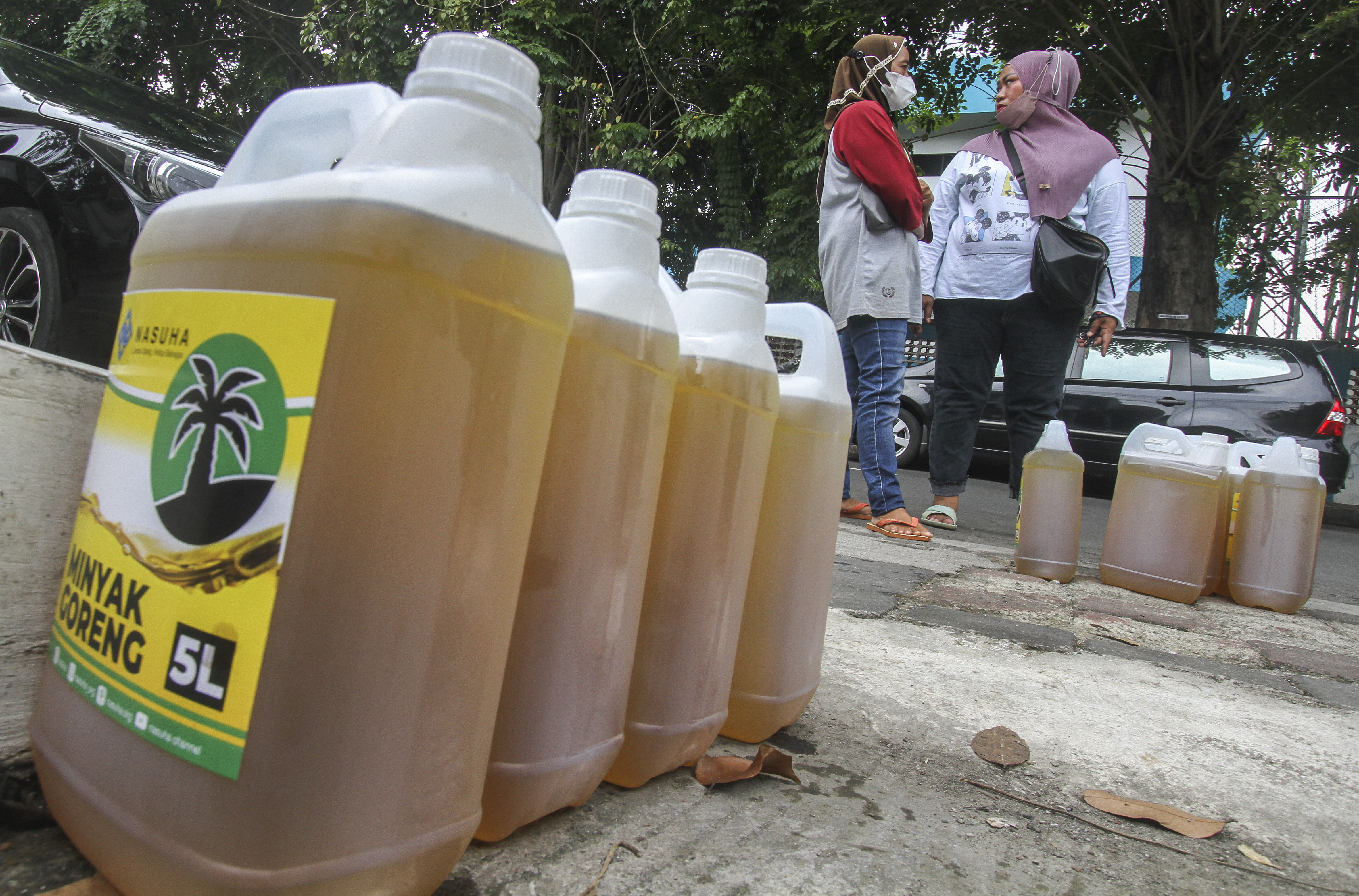 Indonézia betiltja a pálmaolaj exportját, ami további élelmiszerár-dráguláshoz vezethet