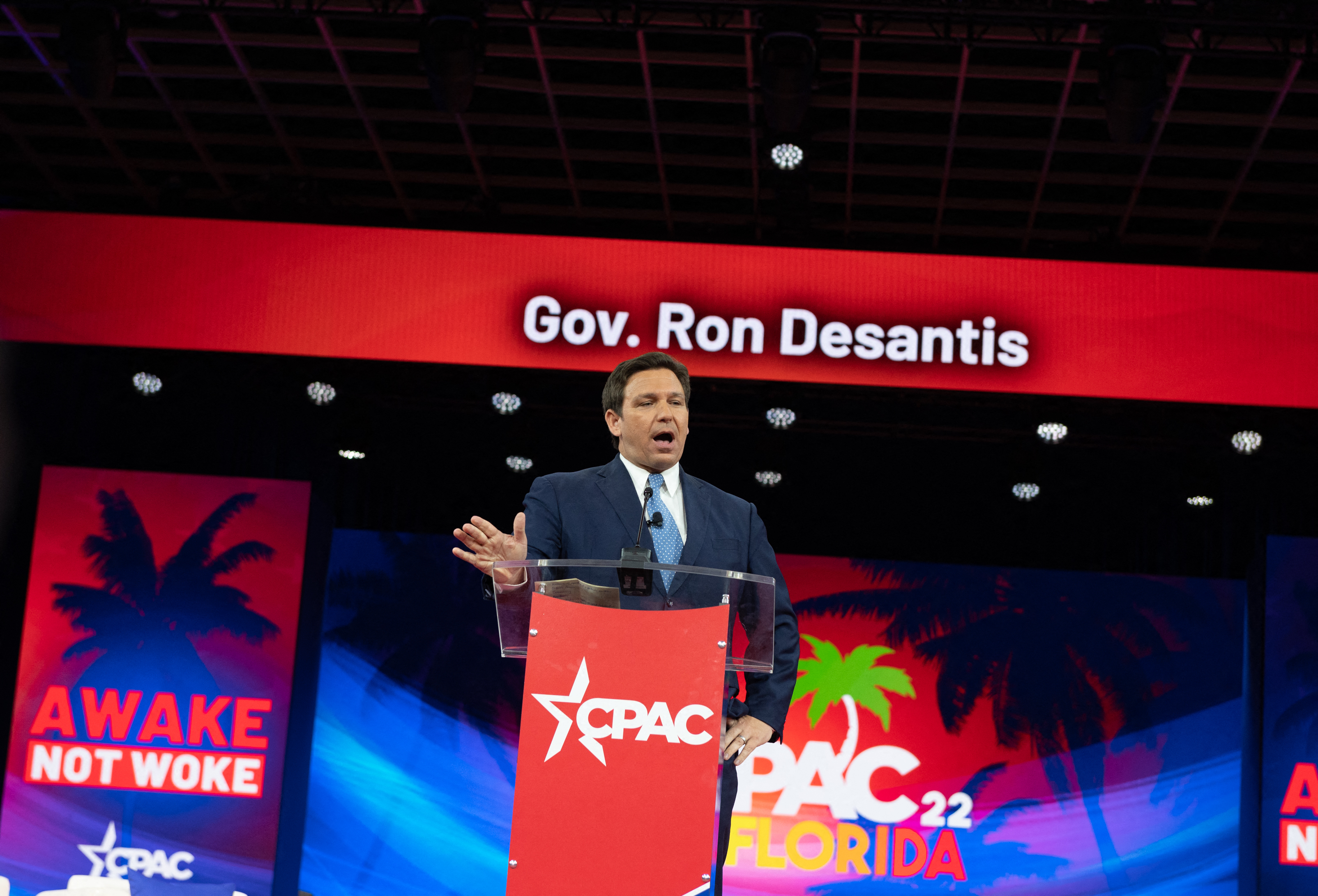 Ron DeSantis hivatalosan is beszáll a republikánus elnökjelölti versenybe