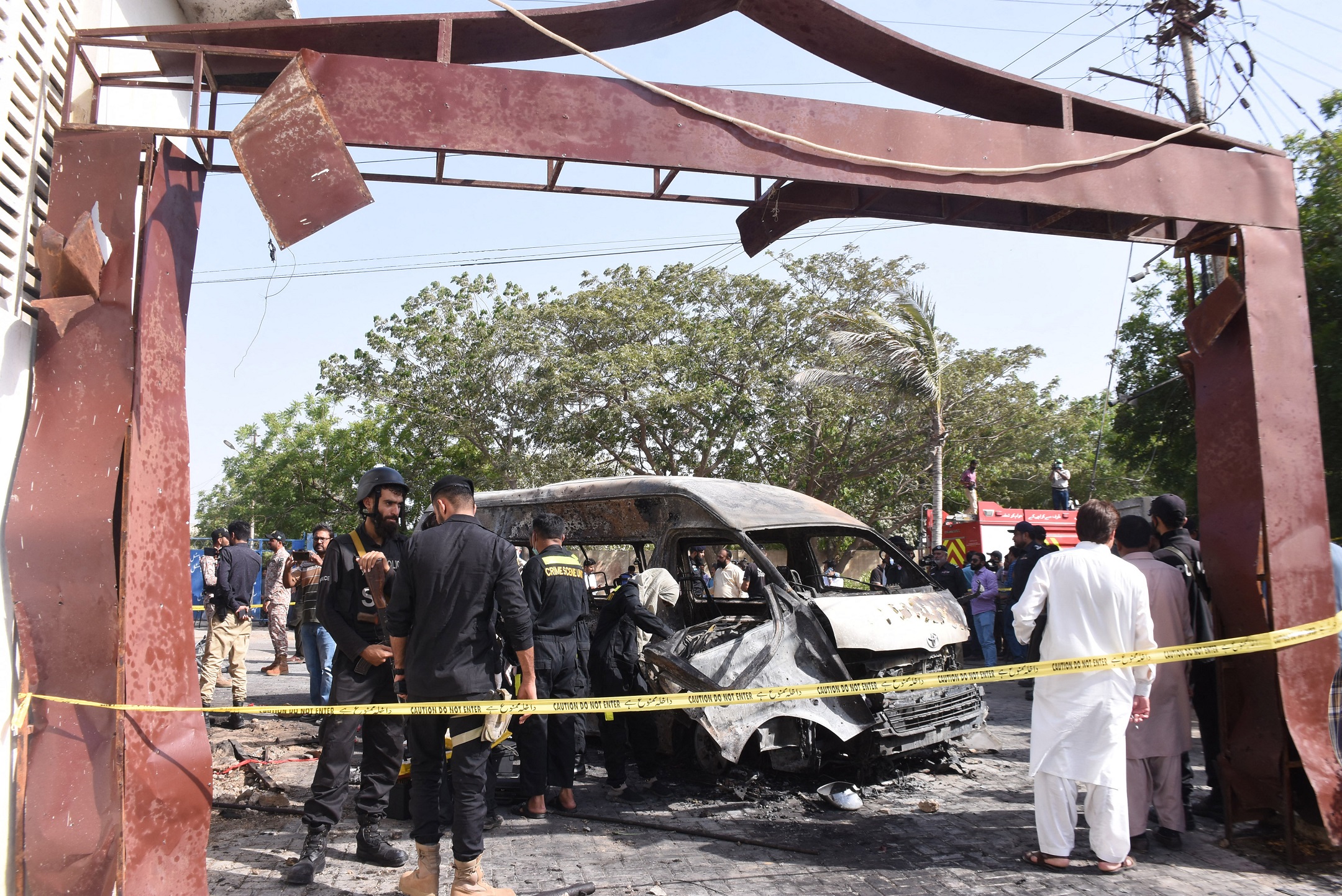 Robbantásos merénylet a dél-pakisztáni Karacsi Egyetem kampuszán