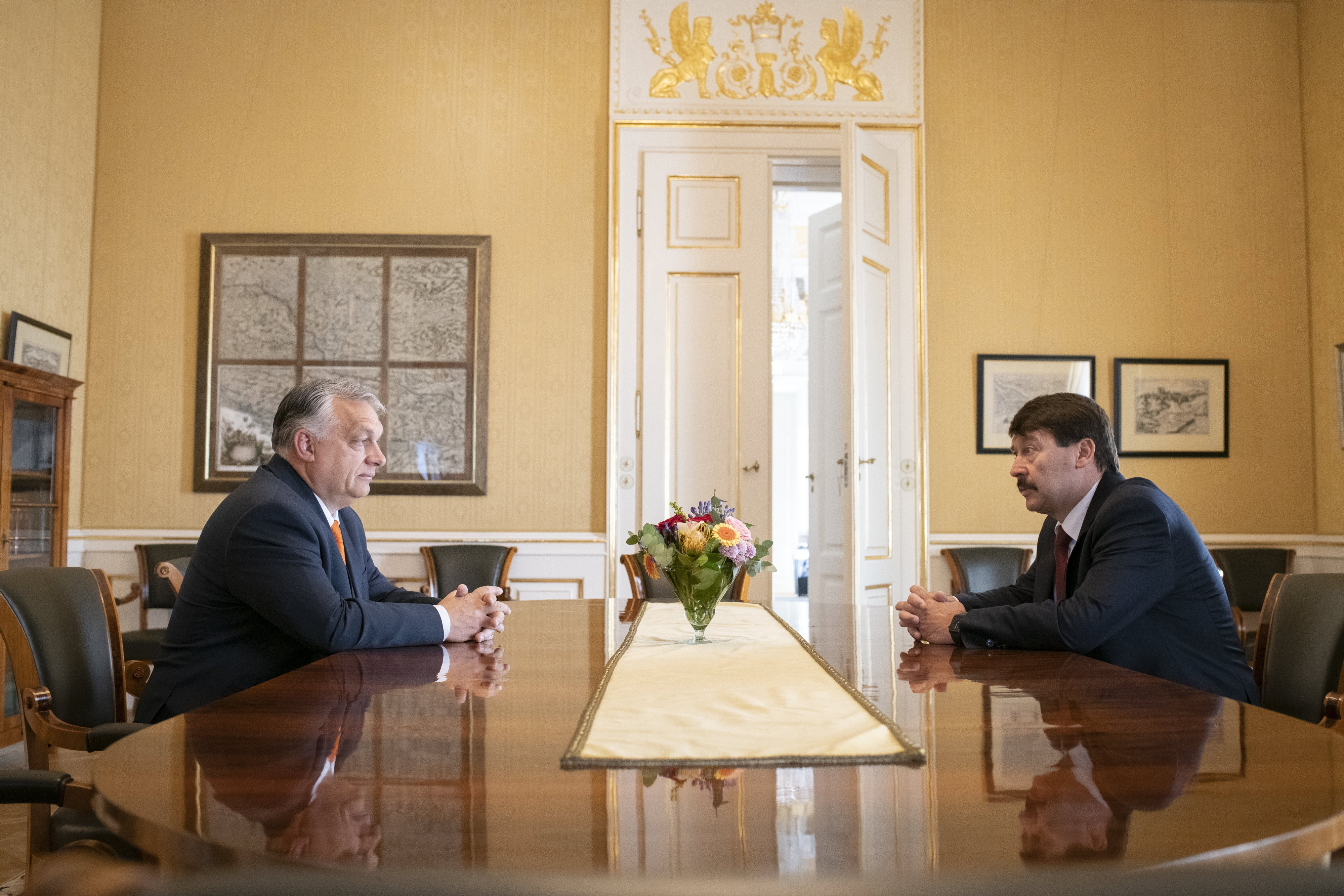 Orbán szerint a beszélgetésük vége arra az egyszerű kérdésre zsugorodott, egyszerűsödött, hogy képes lenne-e megbirkózni a kormányalakítás feladatával.