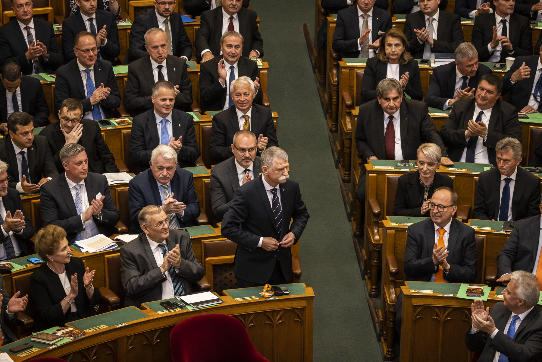 26 vezetői posztra választottak képviselőket az új Országgyűlésben, kivétel nélkül férfiakat