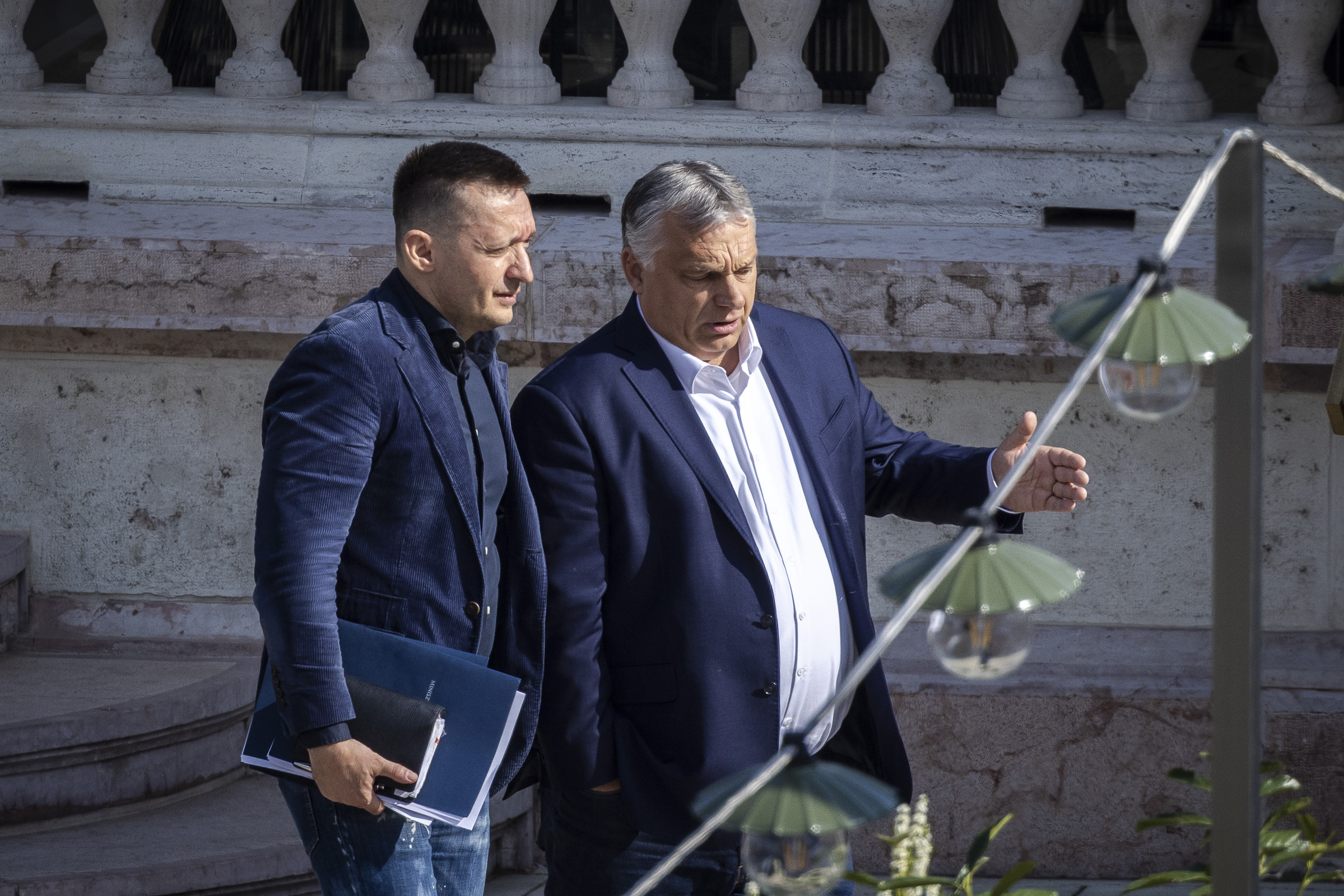 Orbán a korrupcióüldözést is Rogánra bízta