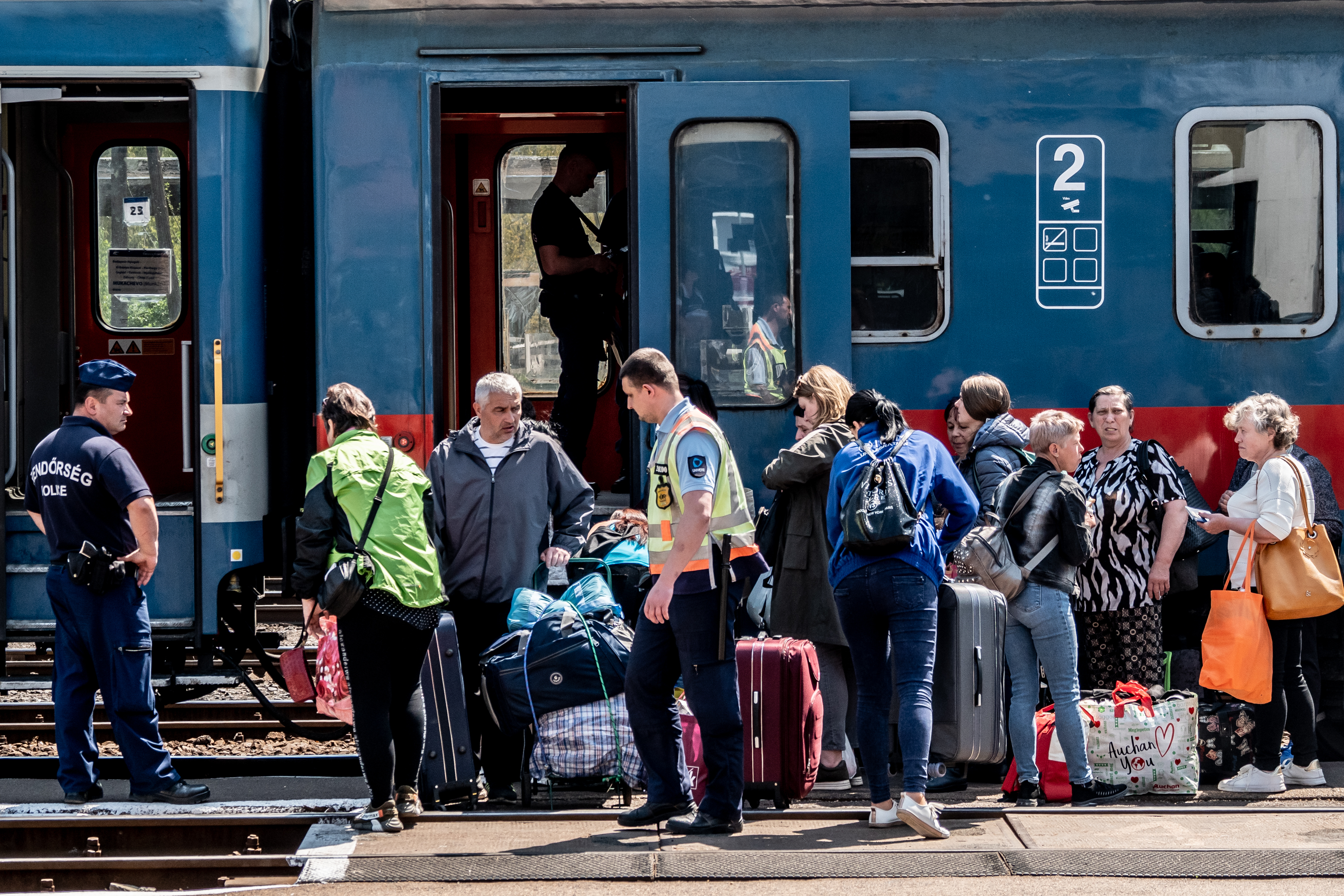 Augusztus végétől csak azok az ukrán menekültek kaphatnak Magyarországon lakhatási támogatást, akik harcterületről érkeztek
