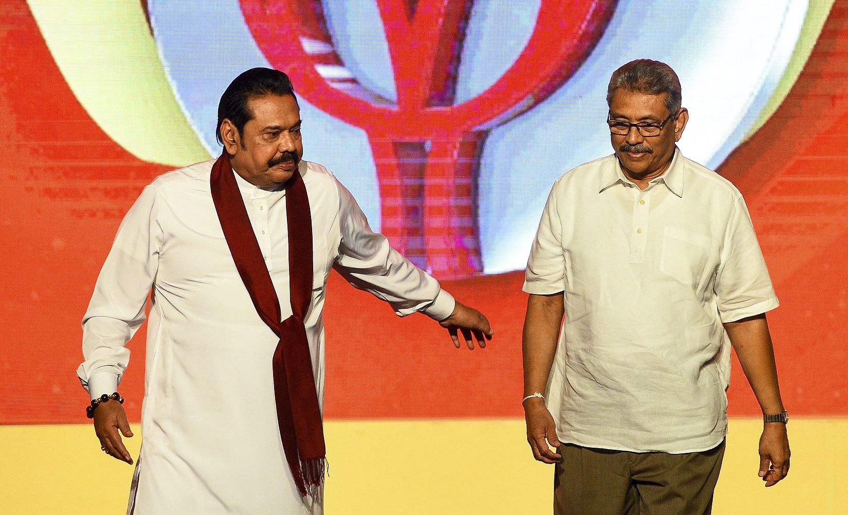 Visszatért Srí Lankára a megbuktatott elnök