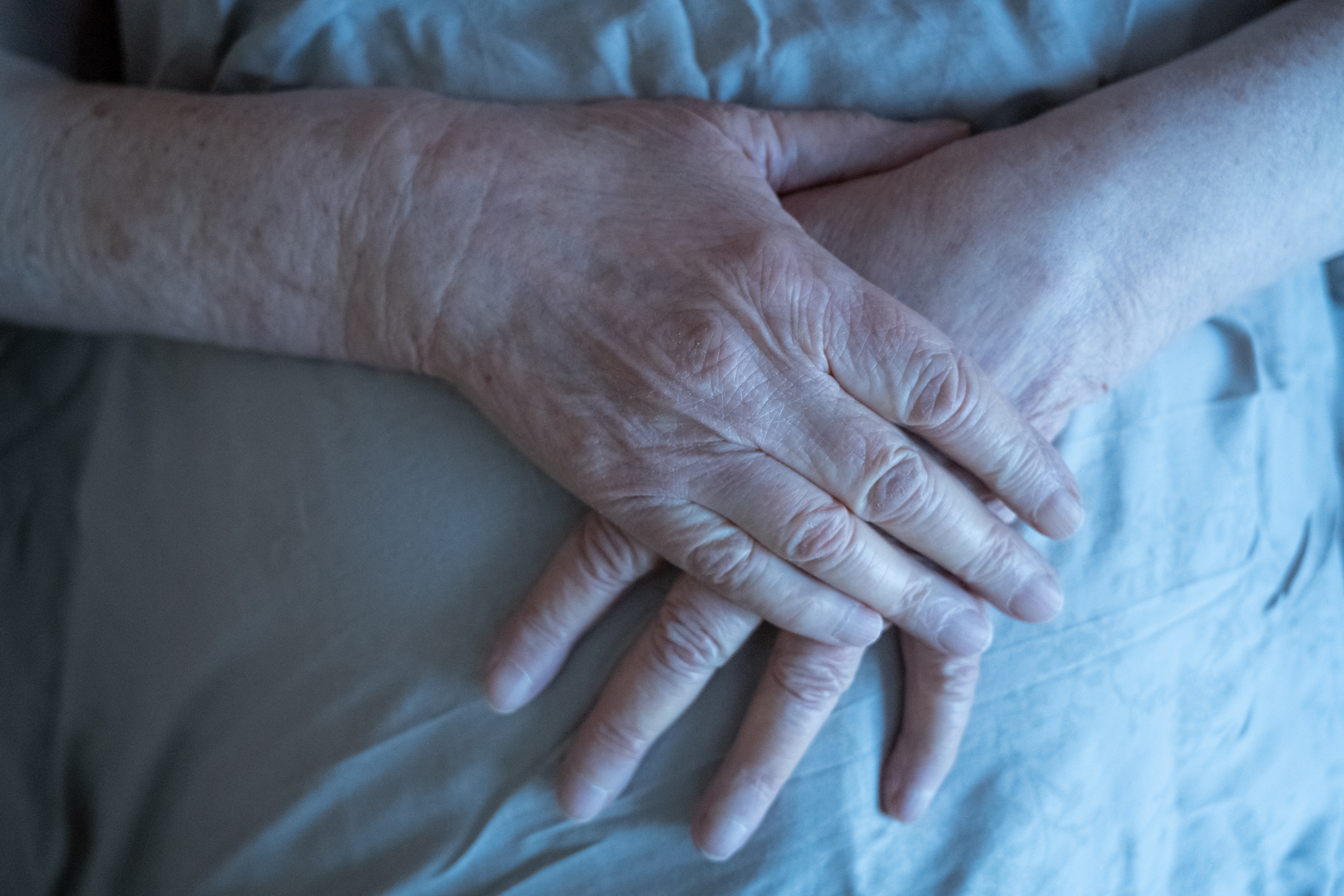Krónikus betegségük miatt elszegényedettek halálba segítése robbantott ki vitát az eutanáziáról Kanadában