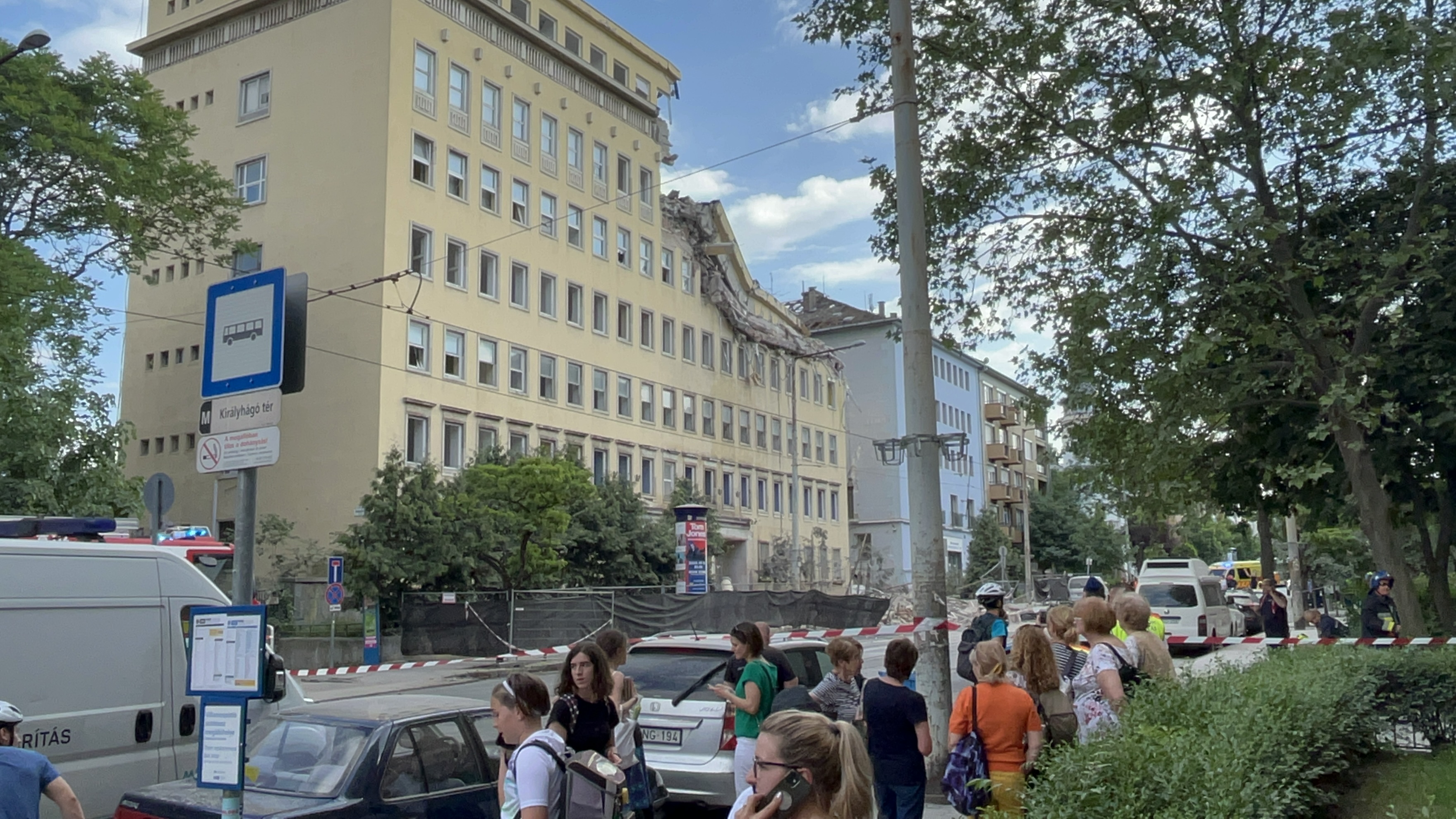 Hegyvidék: Ilyen látványosan a világháború óta nem omlott össze épület Budapesten
