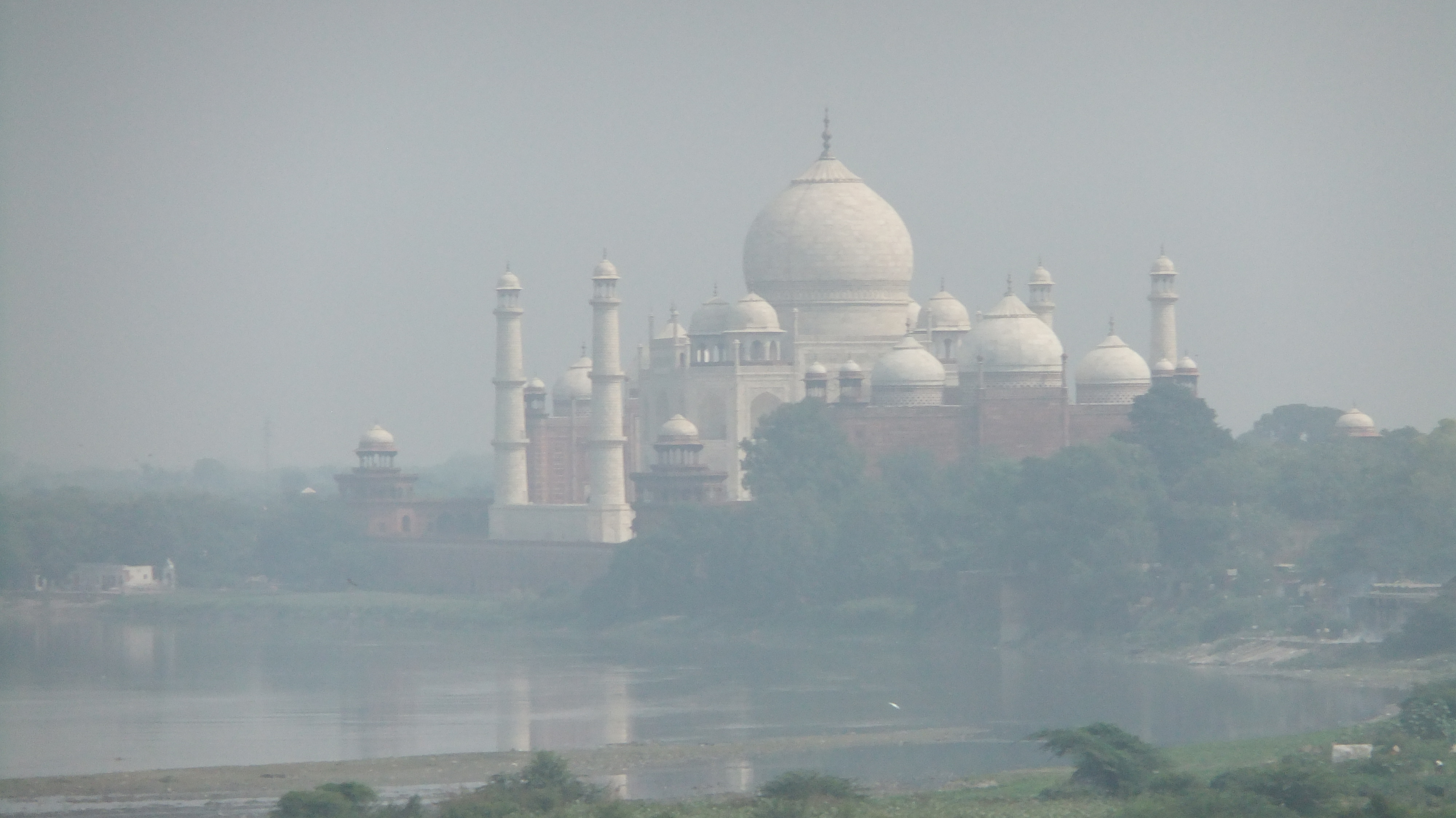 A szmogba burkolózó Taj Mahal 2017-ben