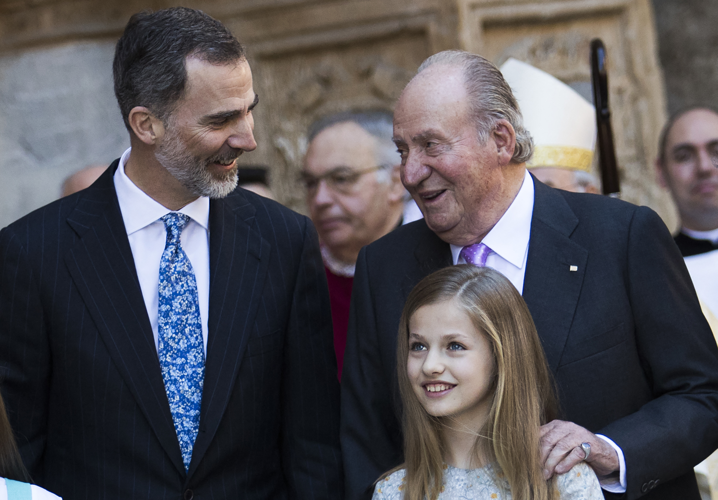Két év száműzetés után visszatér I. János Károly, Spanyolország exkirálya