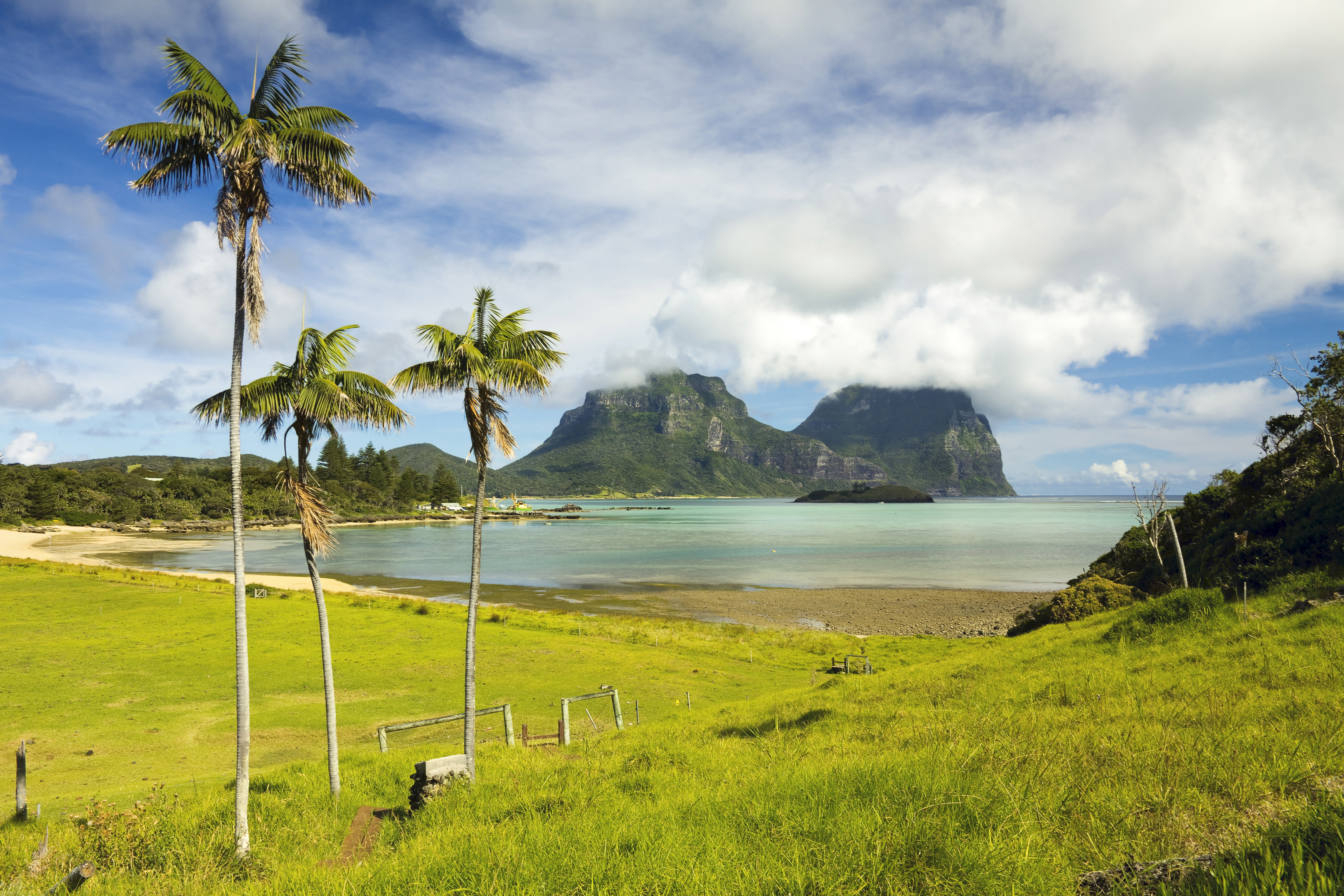 Az UNESCO világörökség részét képező Lord Howe-szigetek Ausztrália közelében.