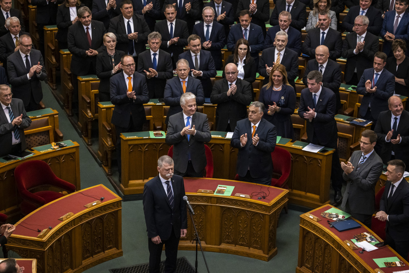Túl gyorsan tiltaná be a Fidesz a Pride-ot, addig le sem ér az ereszen az alaptörvény újabb módosítása