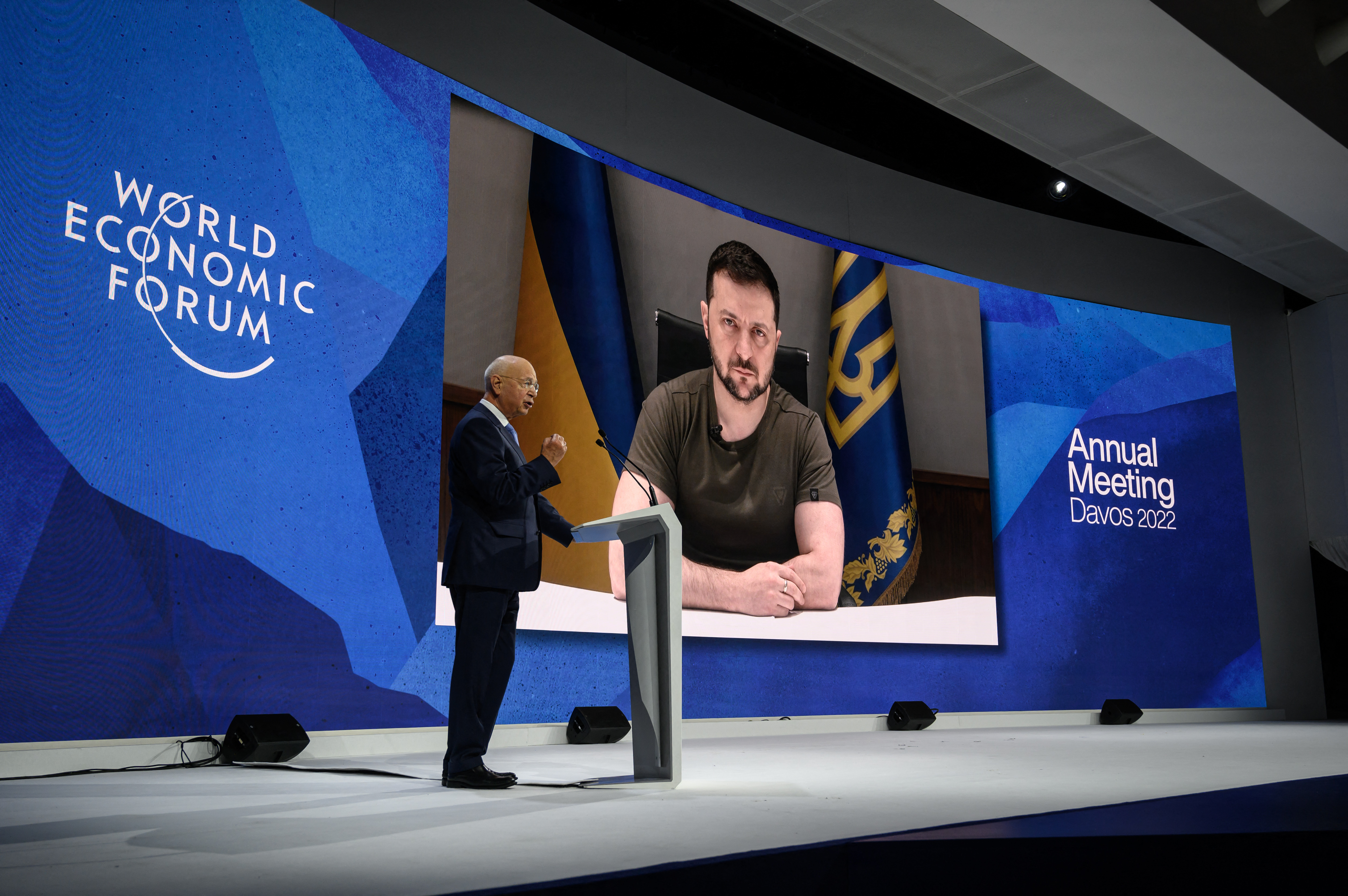 Zelenszkij Davosban: Nem hagyhatjuk, hogy a nyers erő uralja a világot